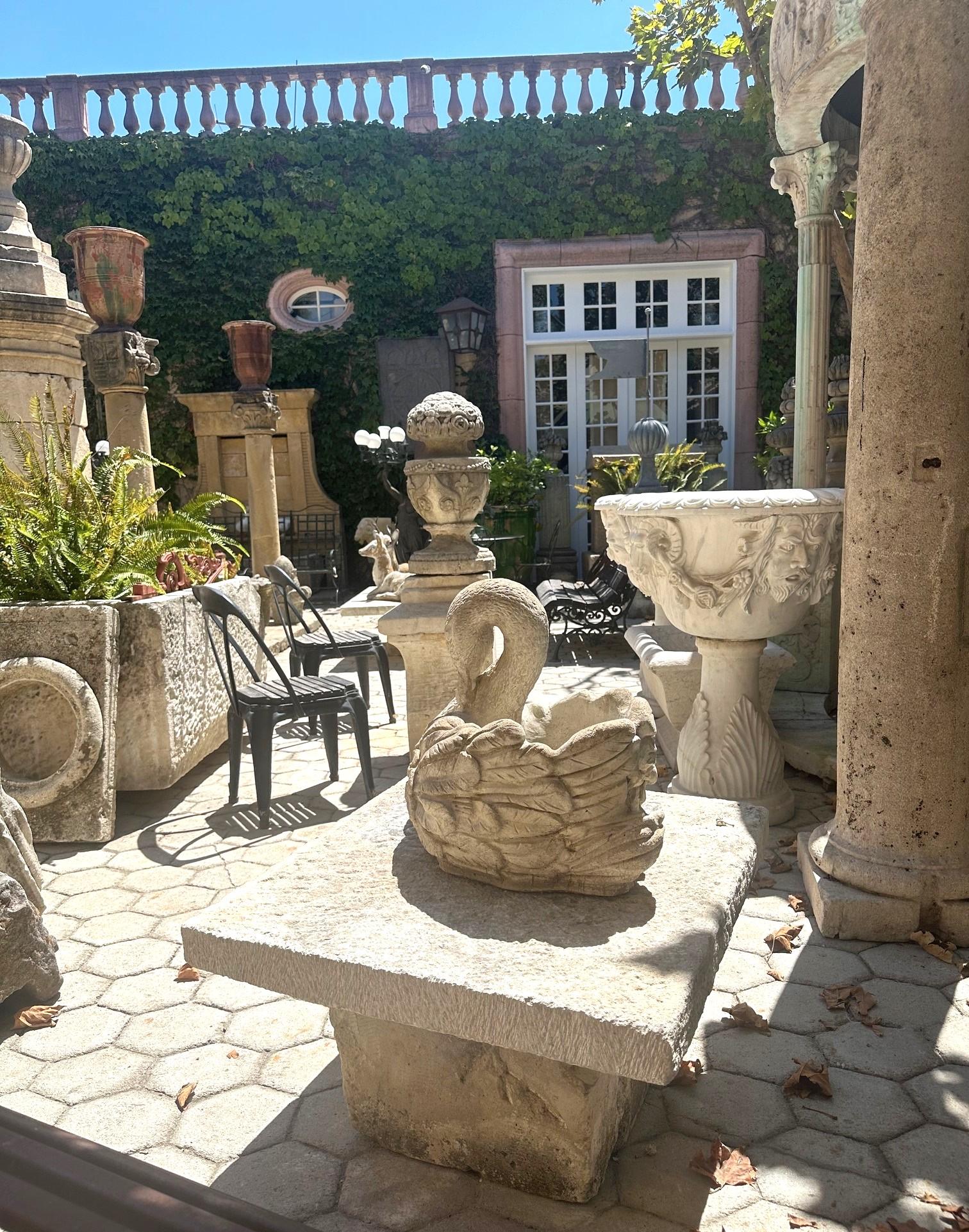 Mesa de jardín rústica tallada a mano en piedra Café de granja Patio Mesa de exterior Interior Antiguo en venta 13