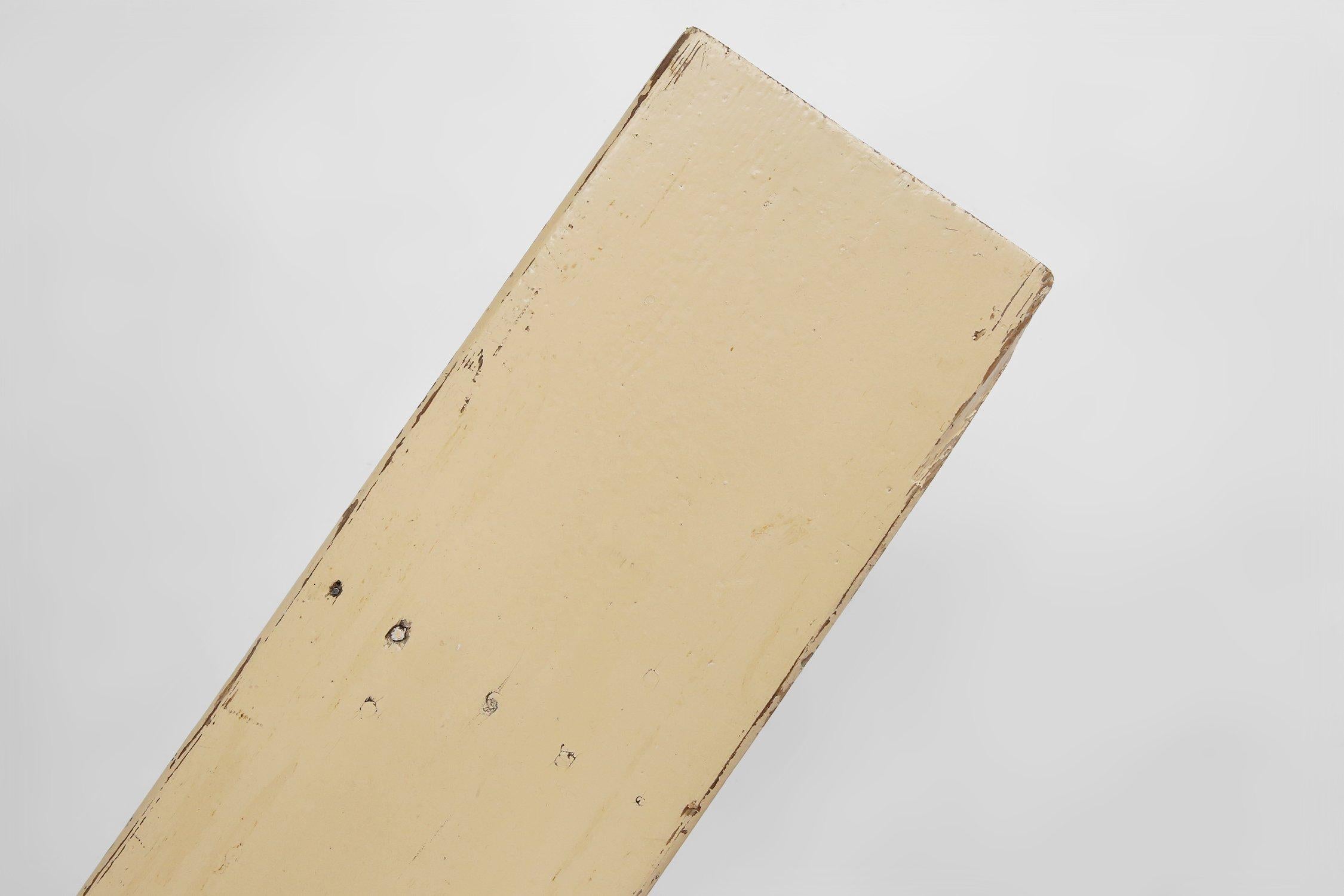 Fait main Banc rustique en bois beige fabriqué à la main, France, années 1900 en vente