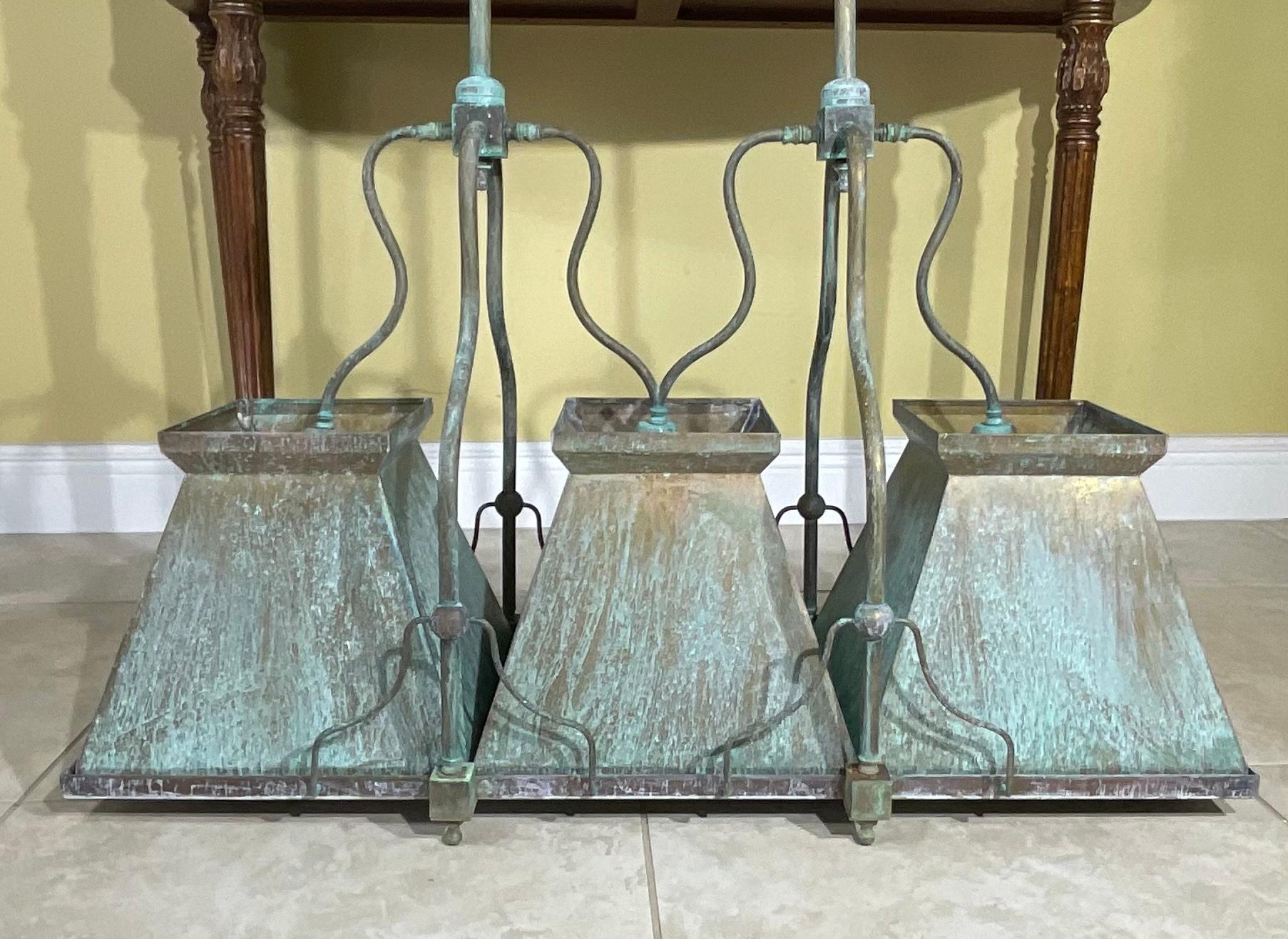 Fatto a mano Luce rustica realizzata a mano per l'isola della cucina o per la sala da biliardo in vendita
