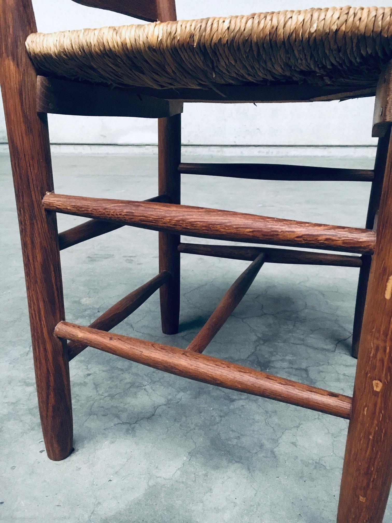 Sedie da pranzo rustiche con schienale alto realizzate a mano in Oak e giunco, Belgio, anni '40 in vendita 10