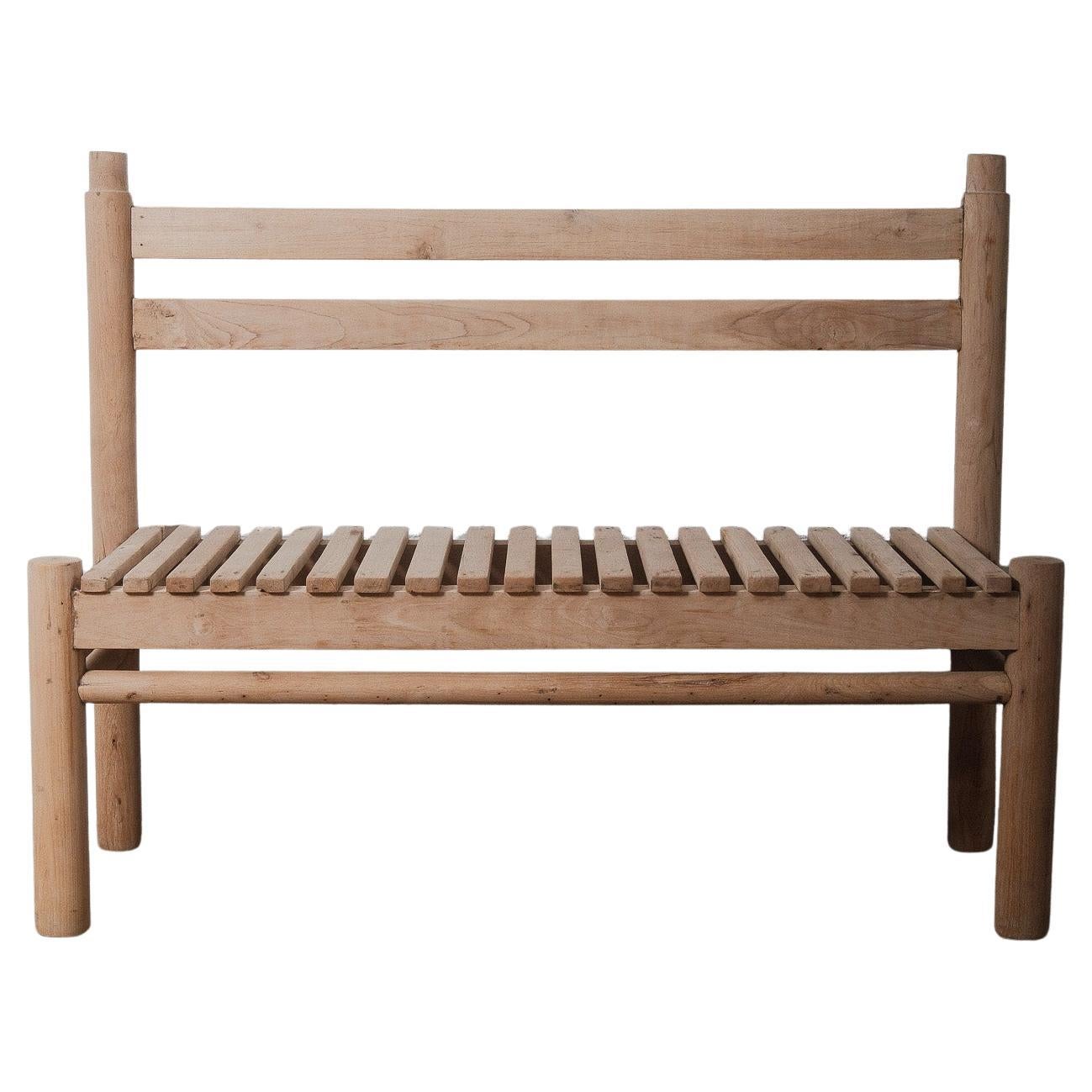 Banc rustique en bois à lattes avec dossier en finition Nature en vente