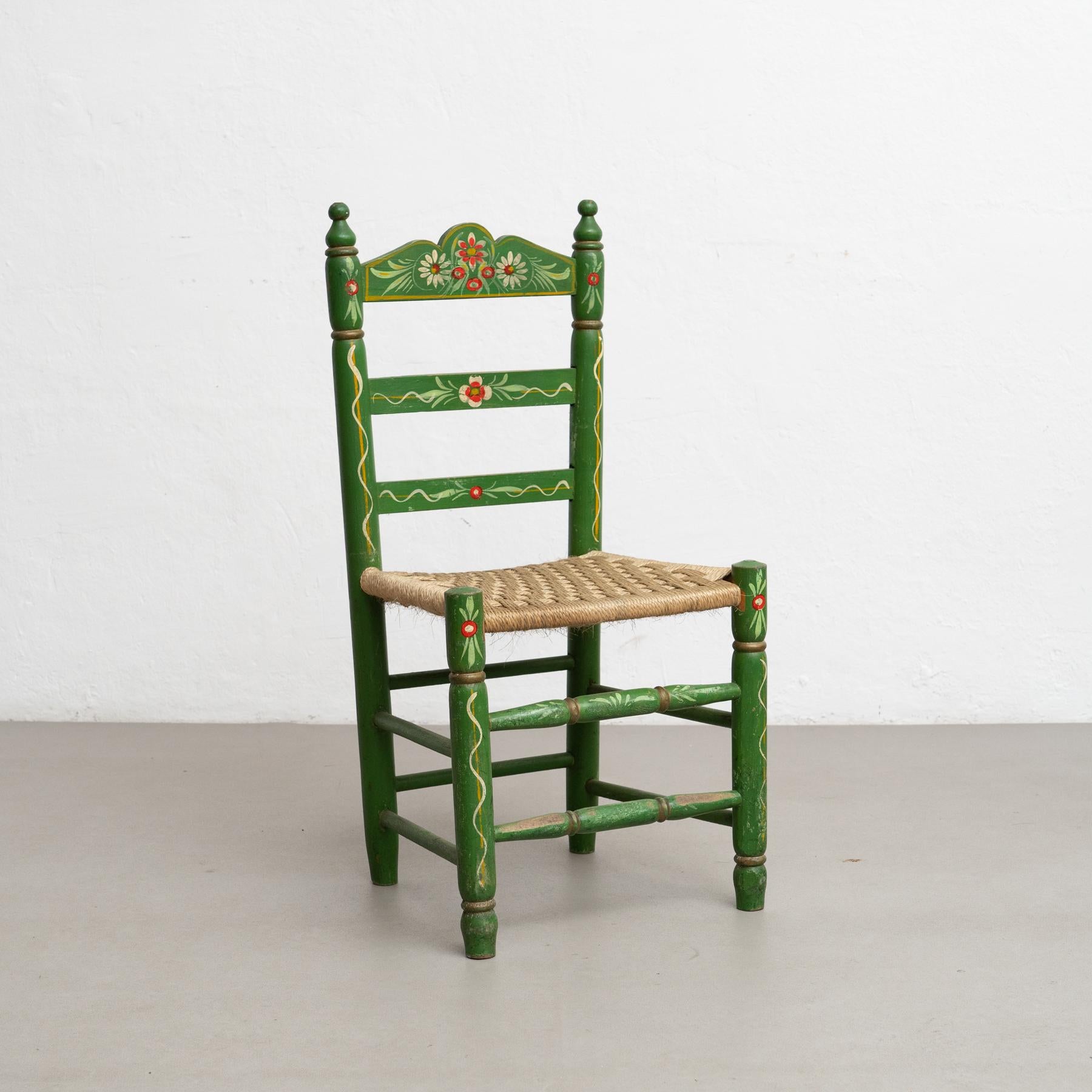 Rustikaler handgefertigter & handbemalter spanischer Stuhl - CIRCA 1940 - einzigartiges Vintage-Stück mit schönem Patin.

Entdecken Sie den Charme spanischer Handwerkskunst mit diesem außergewöhnlichen, handgefertigten und handbemalten Holzstuhl,