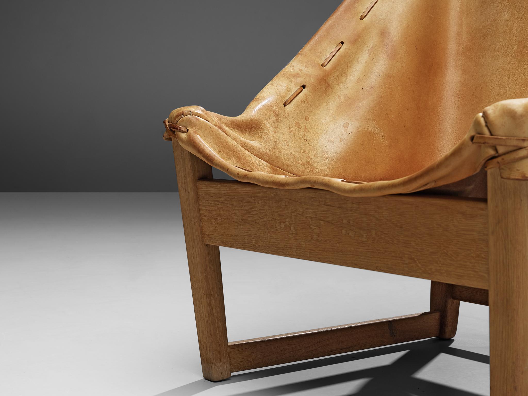 Cuir Chaise de chasse française en cuir et chêne cognac en vente