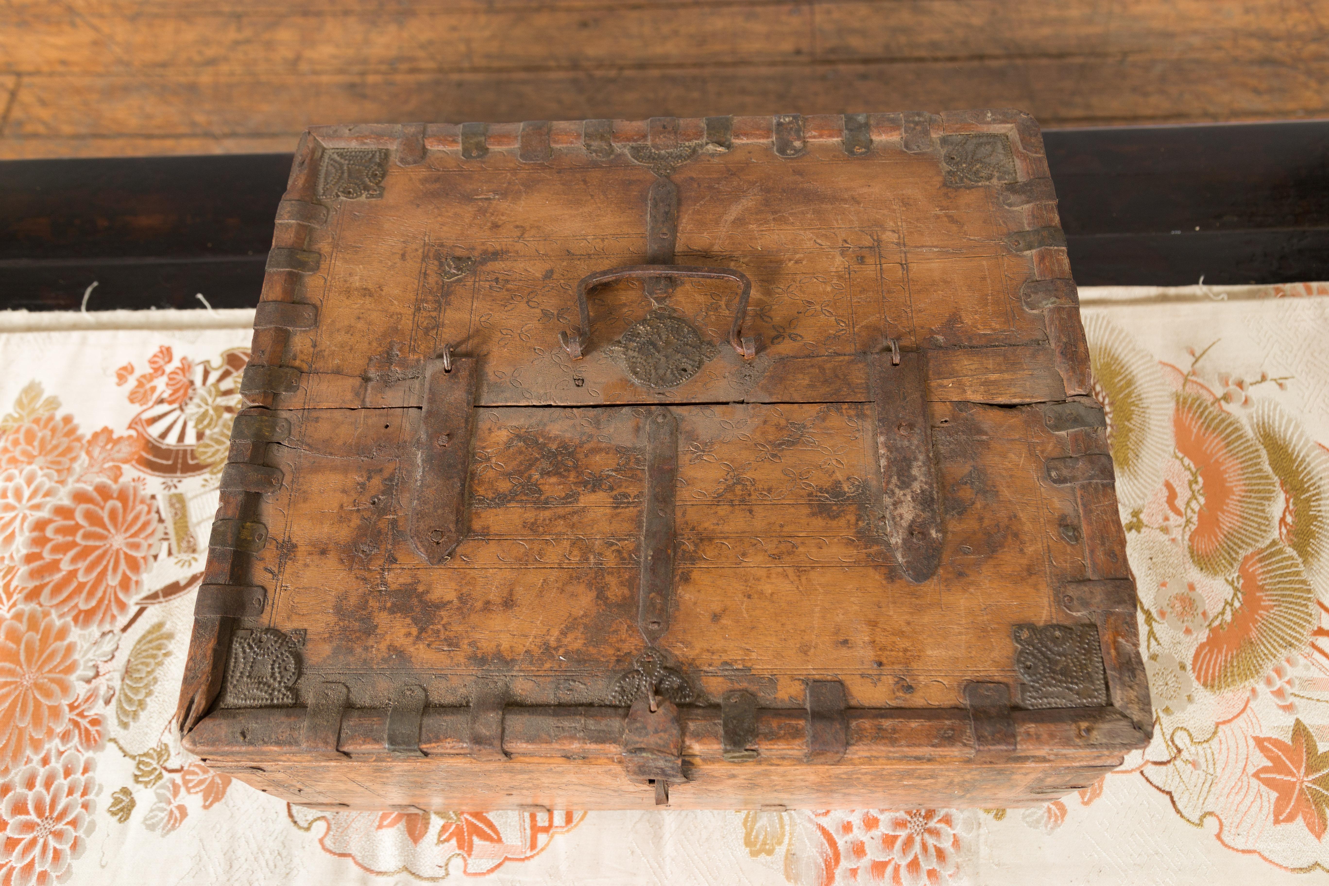 Rustic Indian 19th Century Compartmented Box with Iron Details and Carved Motifs For Sale 1