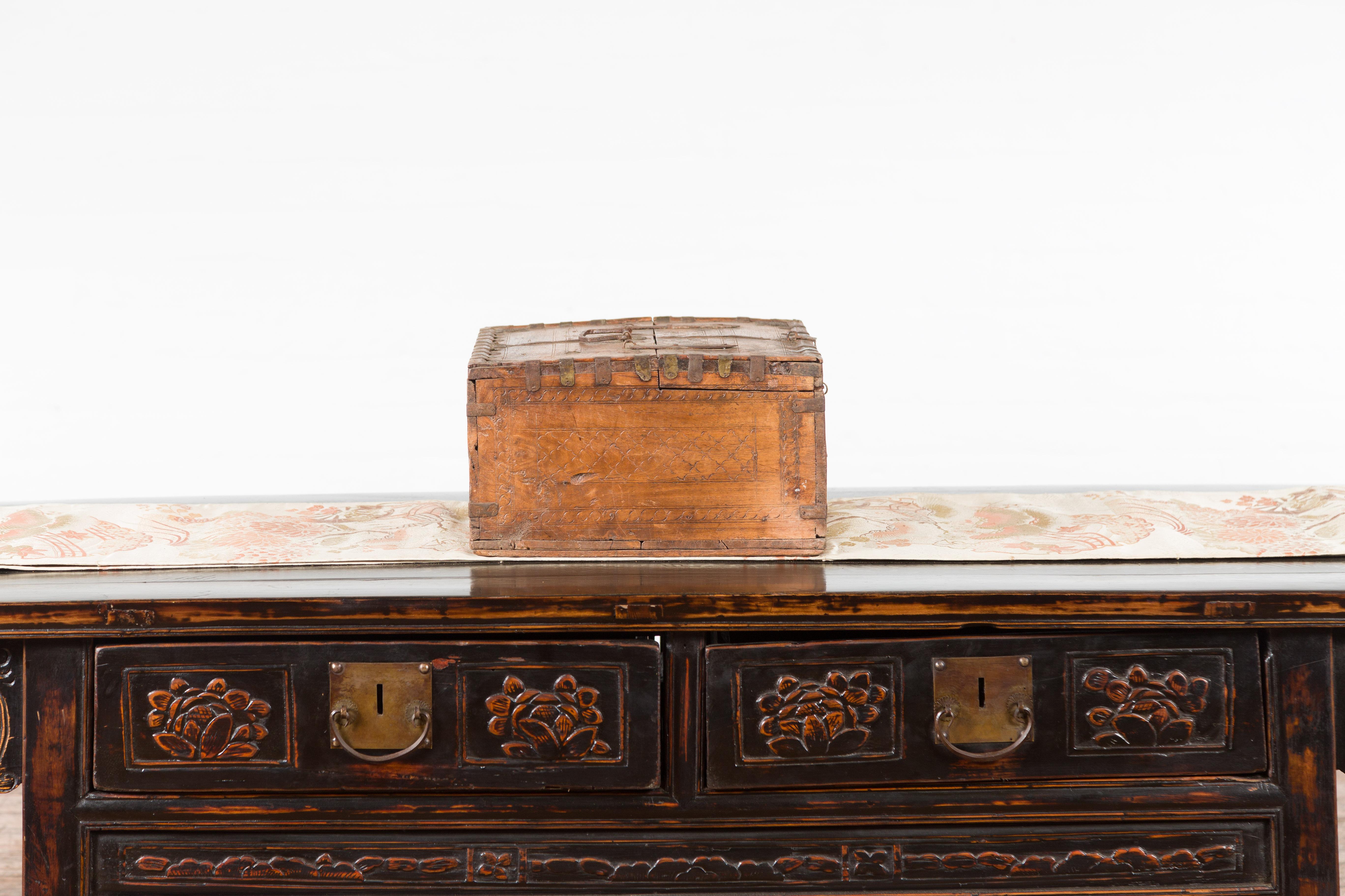 Rustic Indian 19th Century Compartmented Box with Iron Details and Carved Motifs For Sale 4