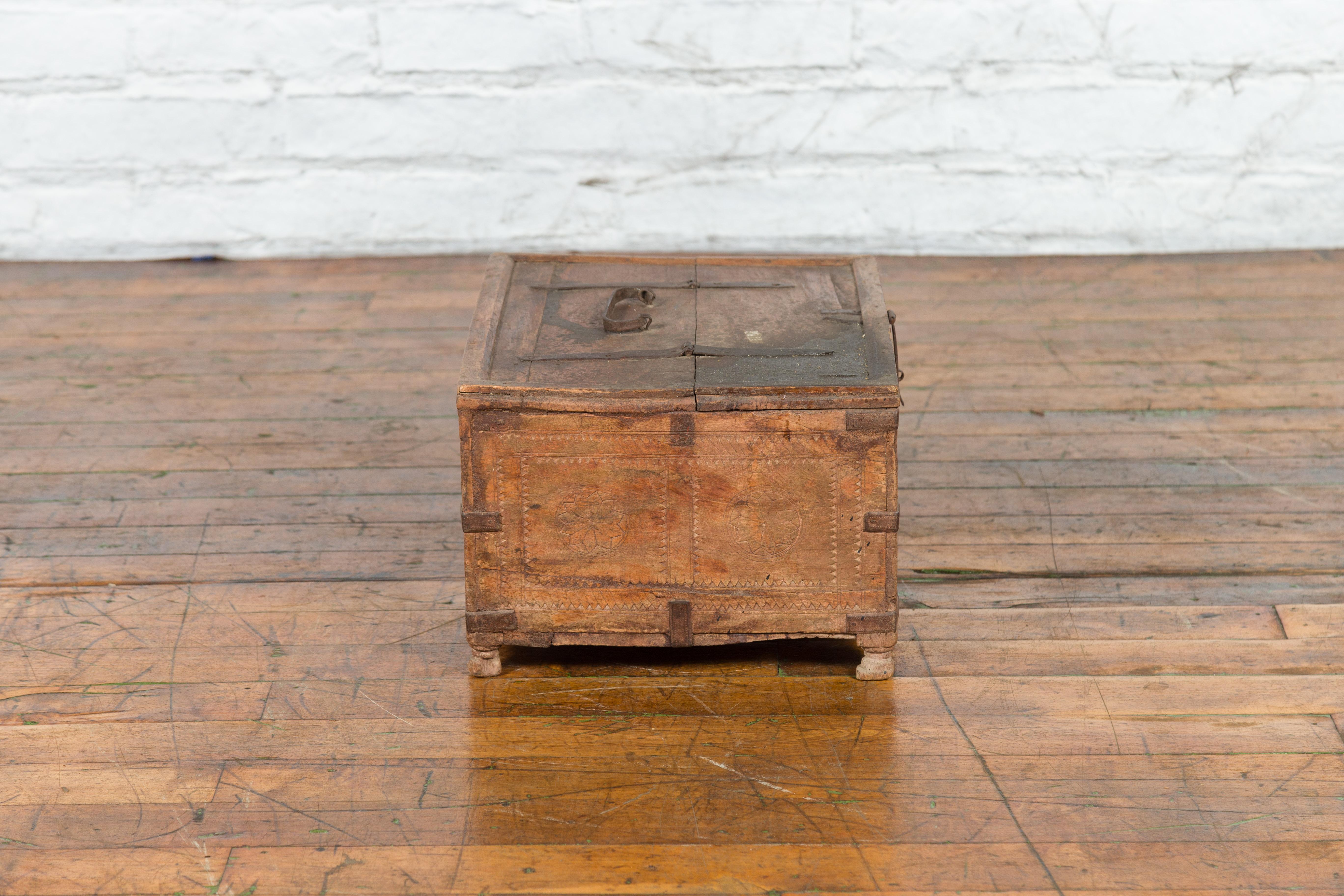 Rustic Indian 19th Century Treasure Box with Carved Rosettes and Small Feet For Sale 4