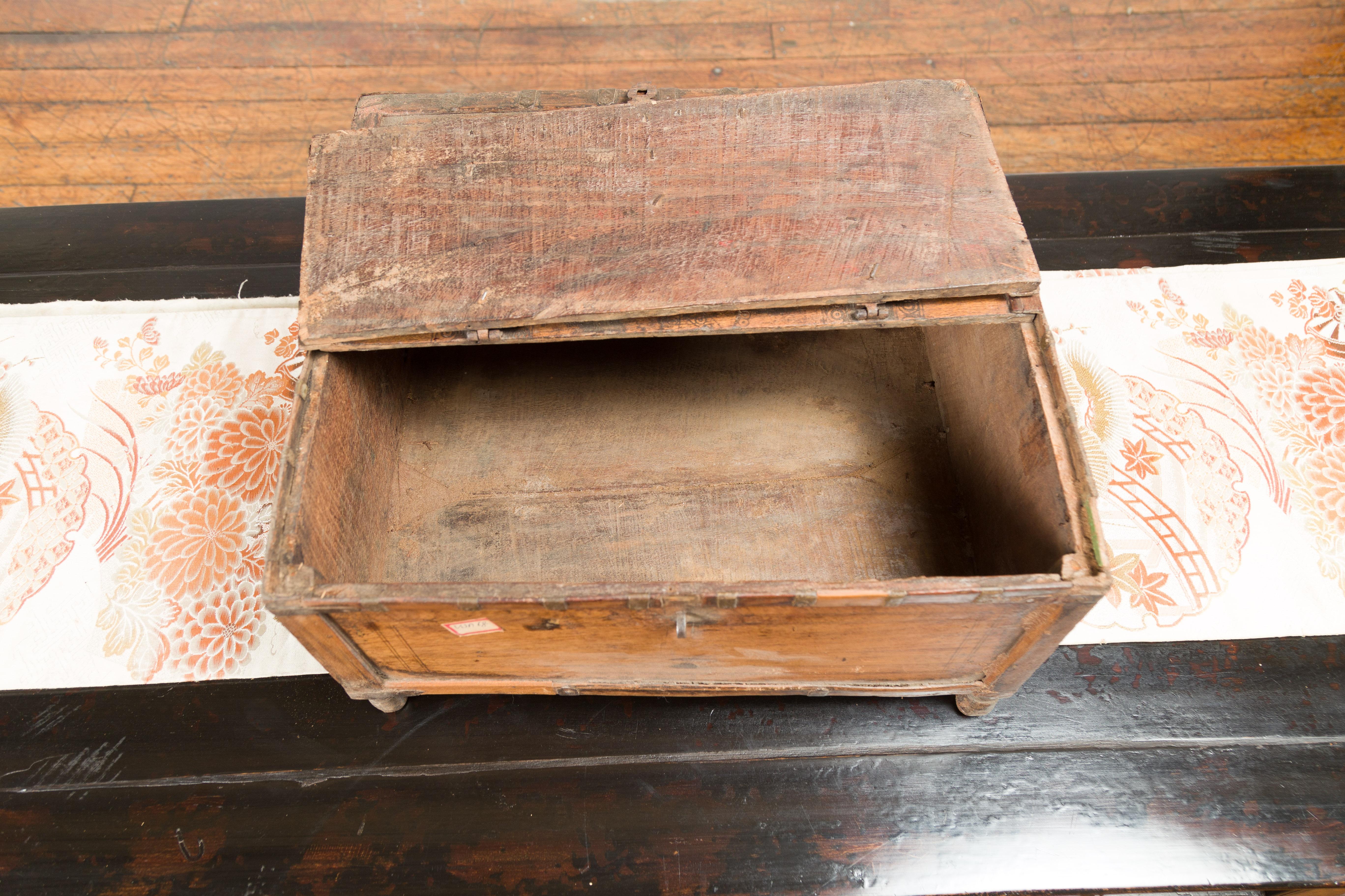 Rustic Indian 19th Century Wooden Box with Iron Details and Concentric Circles In Good Condition For Sale In Yonkers, NY