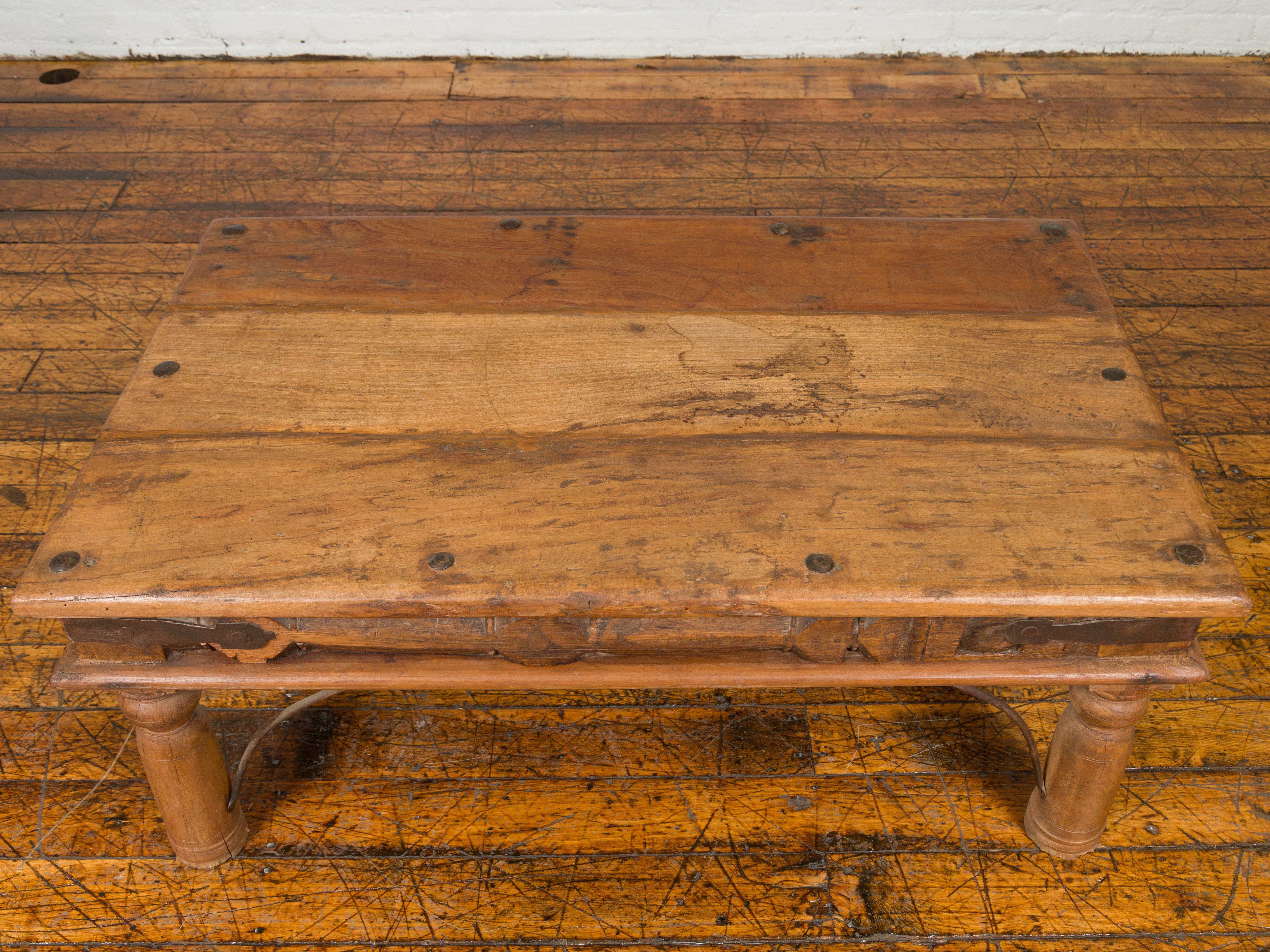 19th Century Rustic Indian Sheesham Wood Coffee Table with Nailhead Design and Baluster Legs For Sale