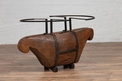 Base de table basse indonésienne rustique en bois ancien avec supports en fer