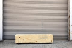 Banc rustique à poutres en pin et piètement en acier Corten par Alabama Sawyer 6'.