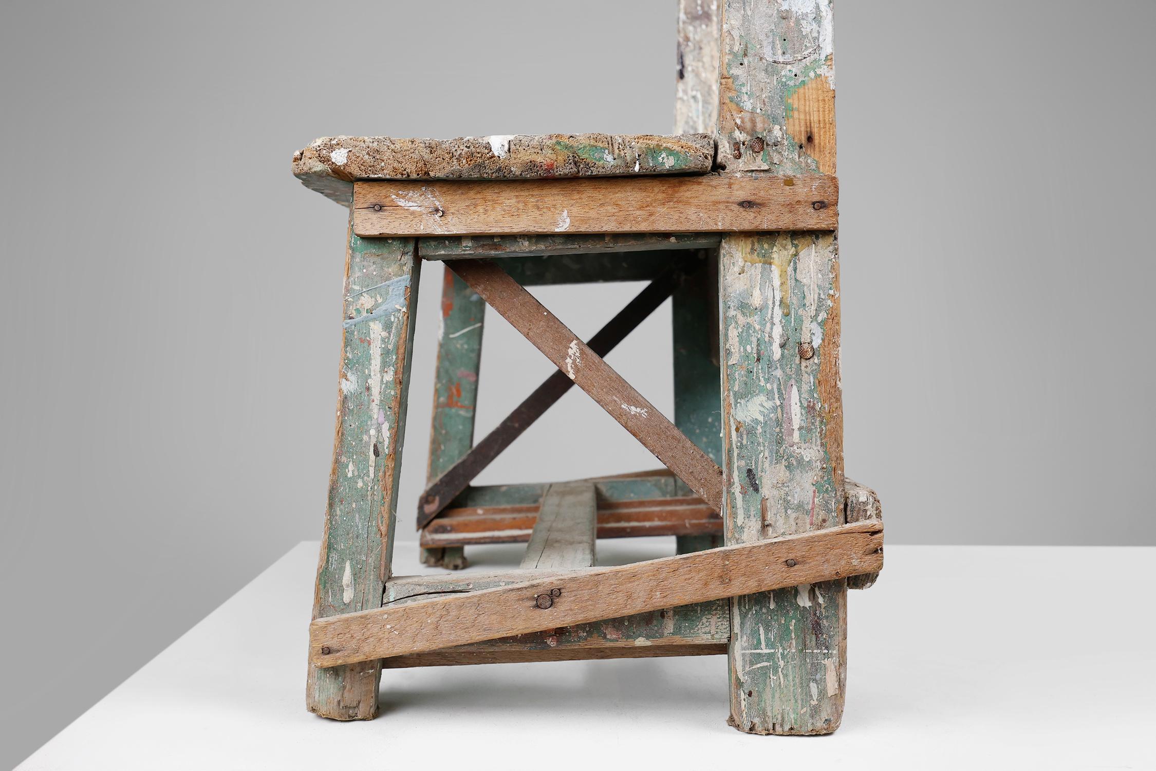 Bois Tabouret industriel rustique avec une belle patine, France ca. 1900 en vente