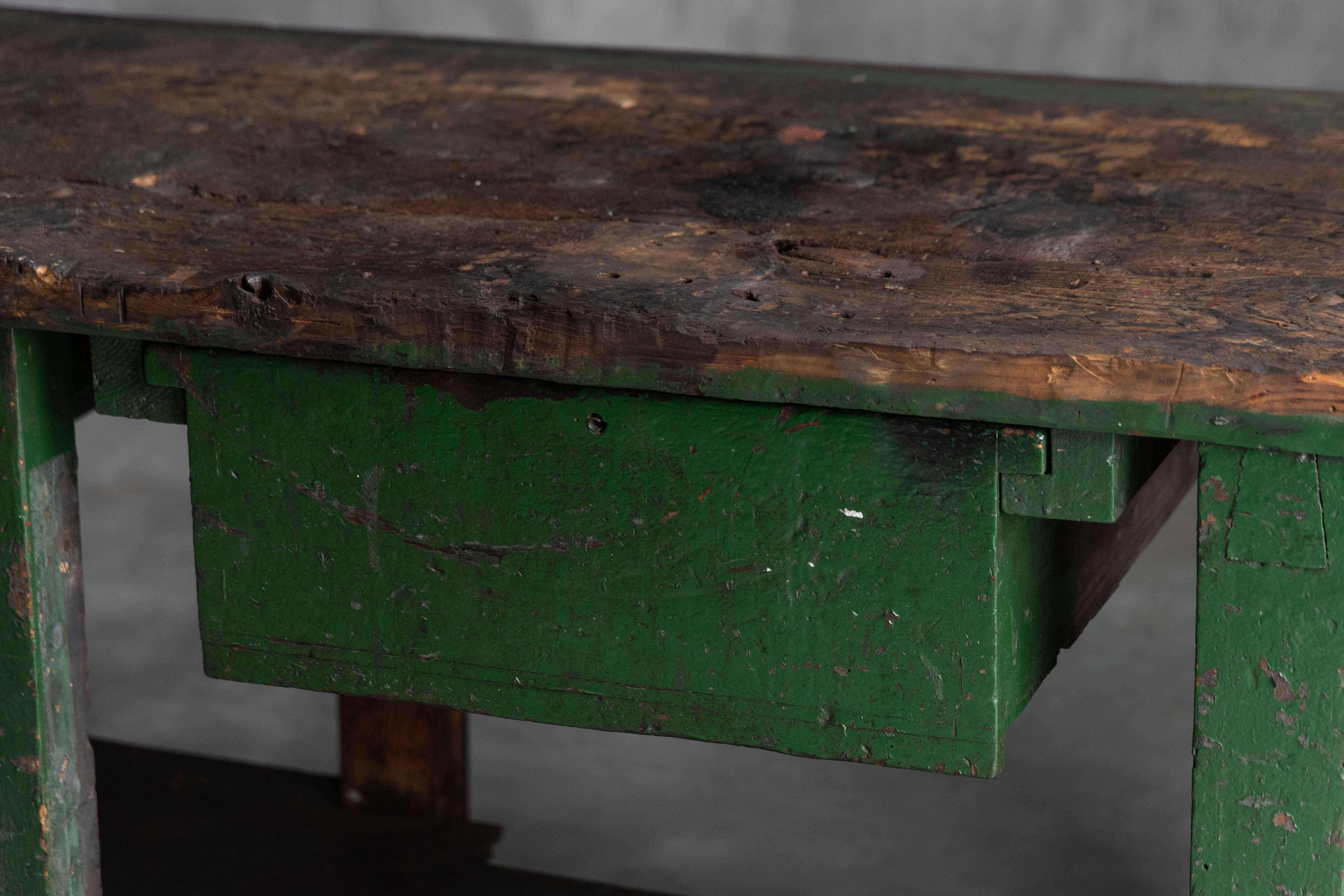 Rustic Industrial Workbench, France, Early 20th Century In Excellent Condition For Sale In Antwerp, BE