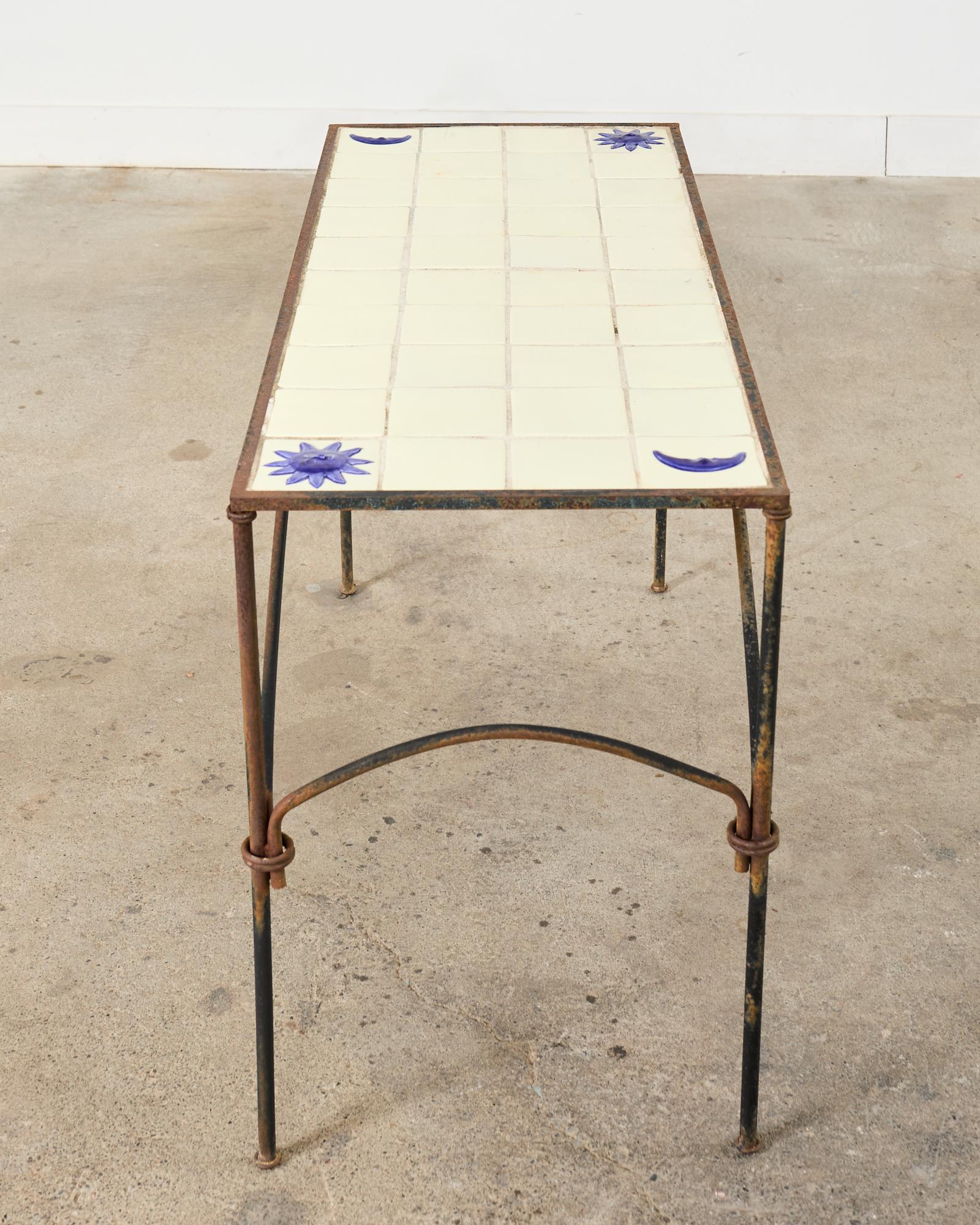 Table de jardin rustique en fer, style Amalfi, avec plateau en tuiles en vente 11