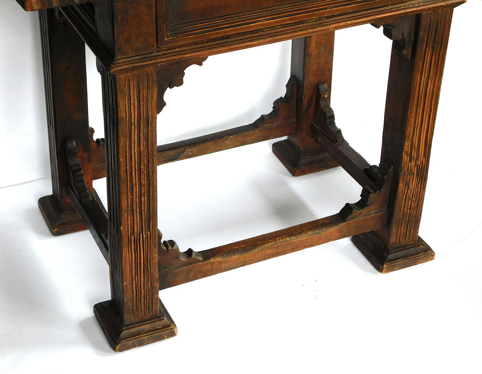 Rustic Italian Baroque Style Walnut Single-Drawer Side Table In Good Condition In San Francisco, CA