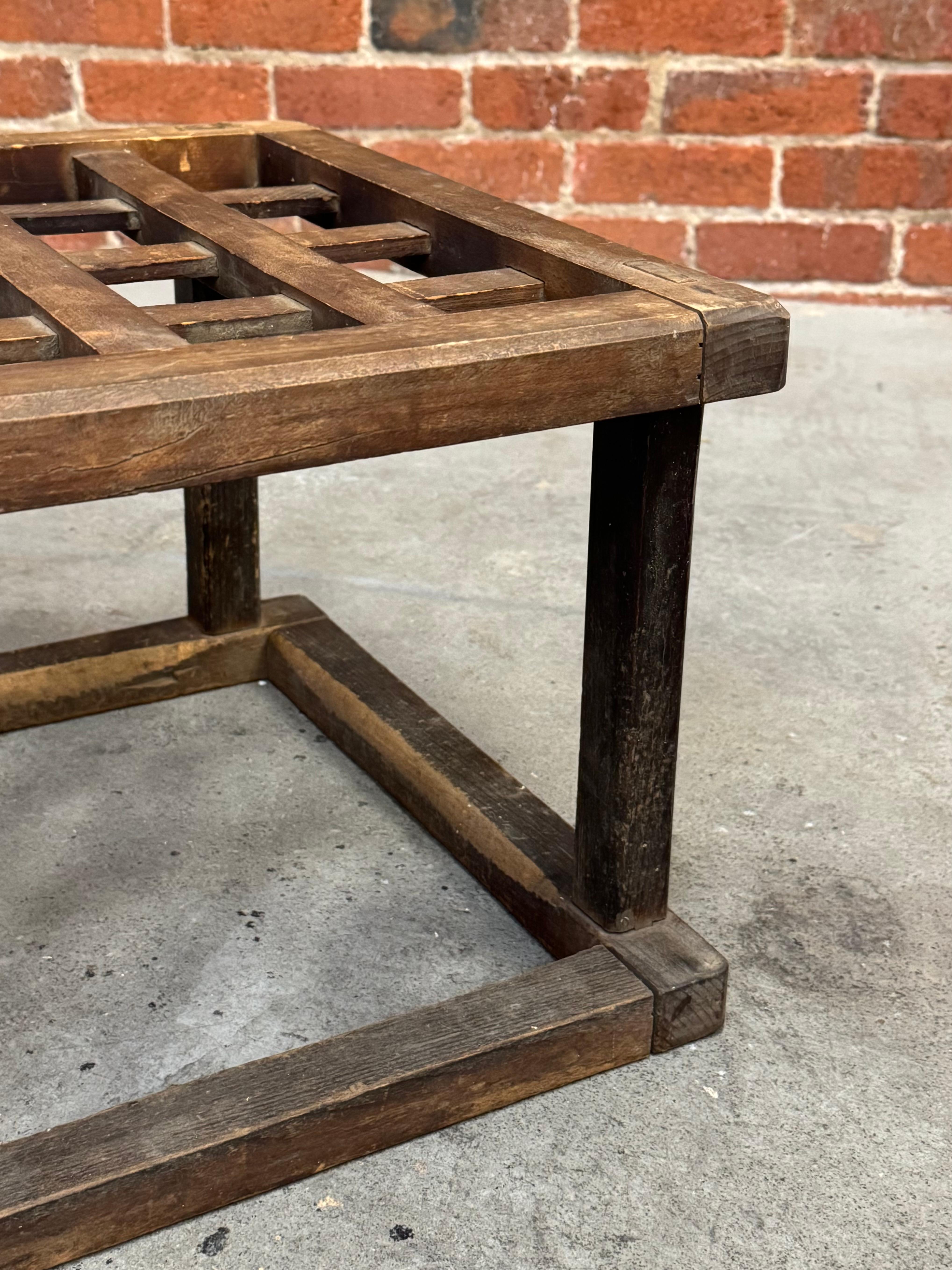 Table basse rustique japonaise Kotatsu Bon état - En vente à Oakland, CA
