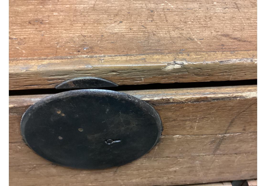 Rustikale Tansu-Truhe aus japanischer Kiefer im Angebot 7
