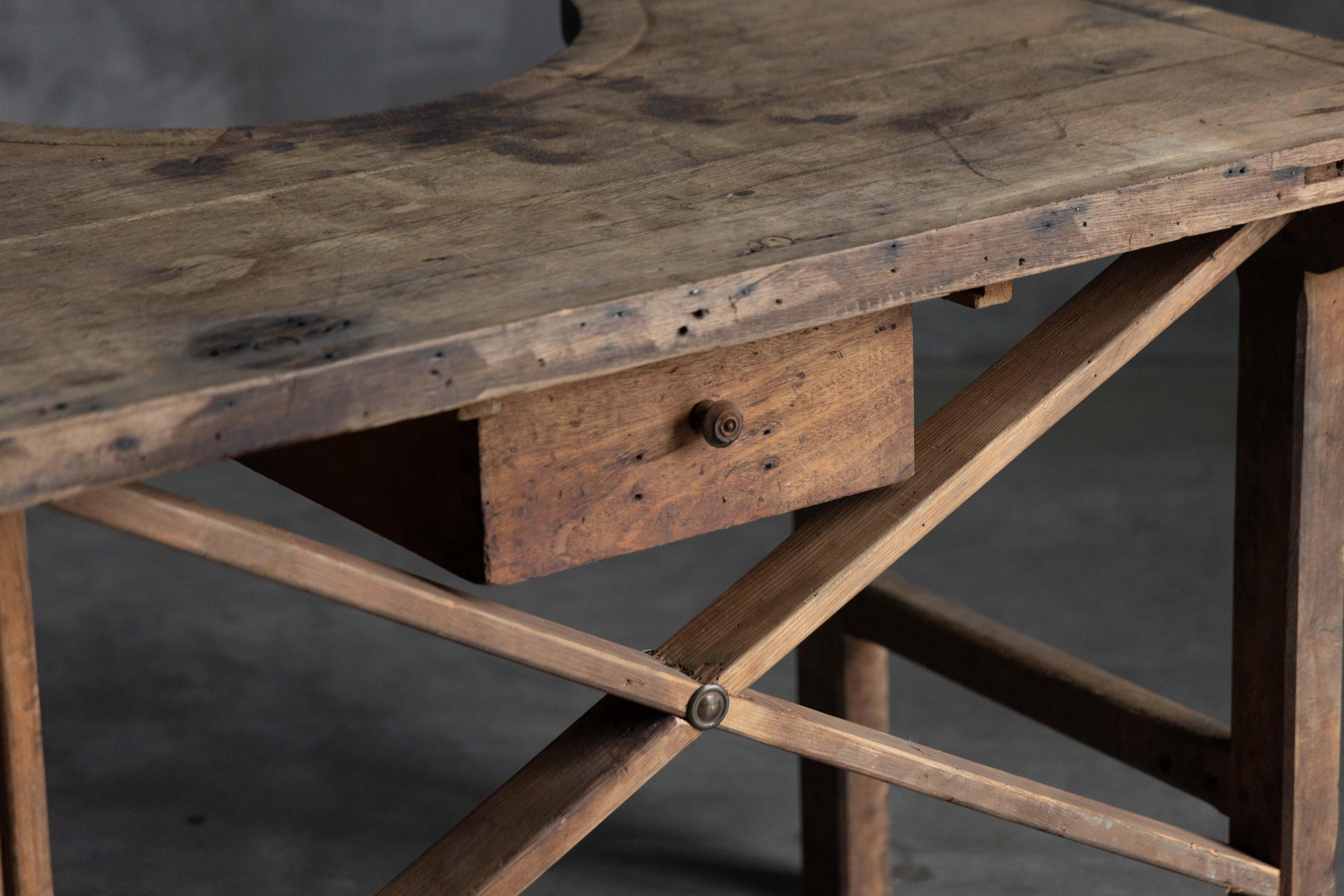 Établi rustique de bijoutier, France, XIXe siècle en vente 7