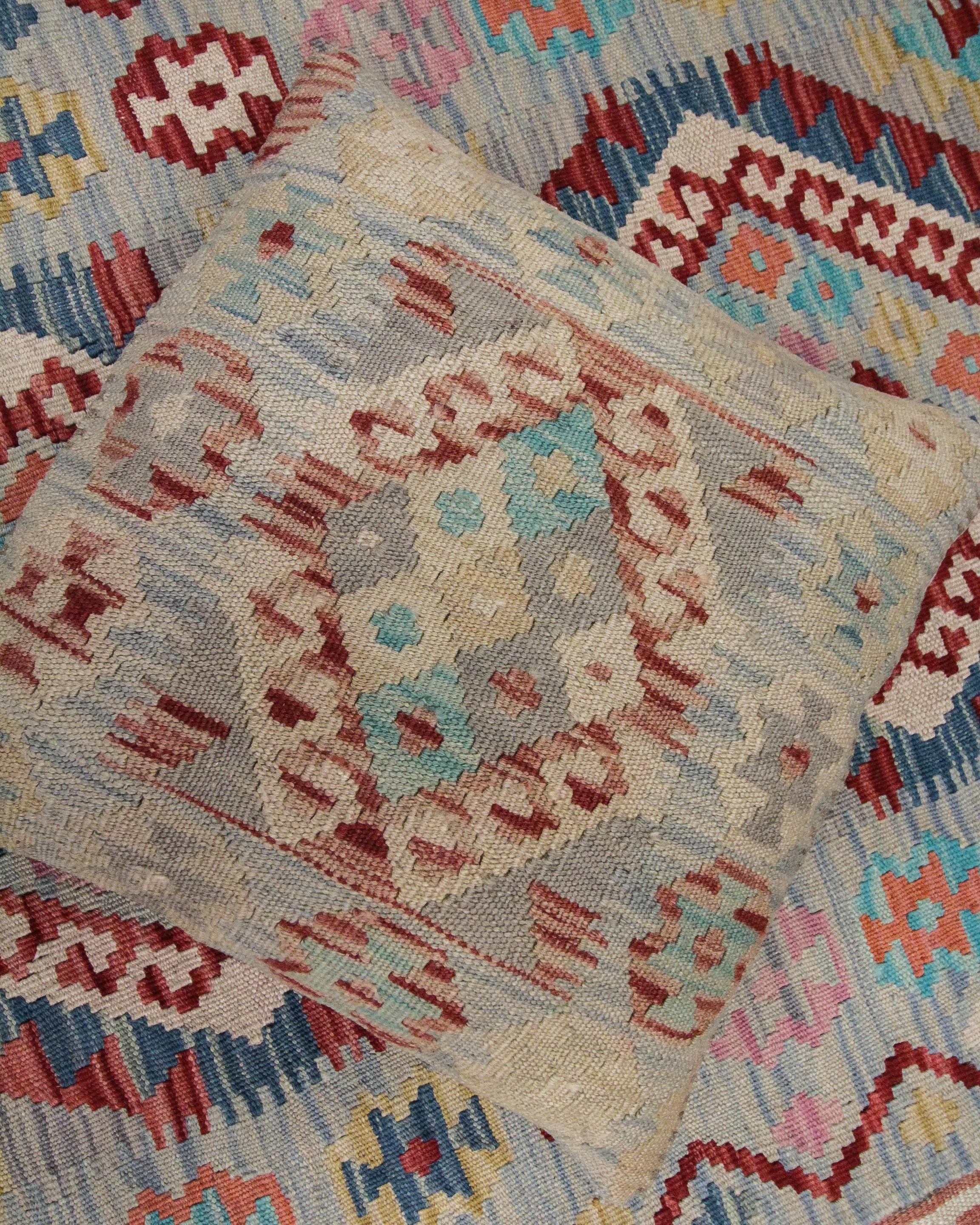 Rustic Kilim Cushion Cover Handwoven New Traditional Oriental Wool Pillow In New Condition In Hampshire, GB