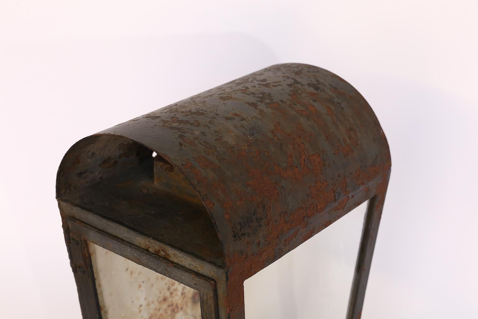 Rustic Lantern Table Lamp In Good Condition In Houston, TX