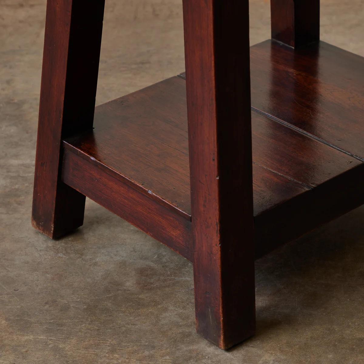 Table d'appoint rustique en teck anglais de la fin du XIXe siècle en vente 5