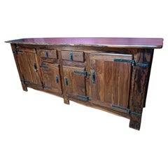 Buffet rustique à bords naturels, bois d'olivier massif, fer forgé, années 1980