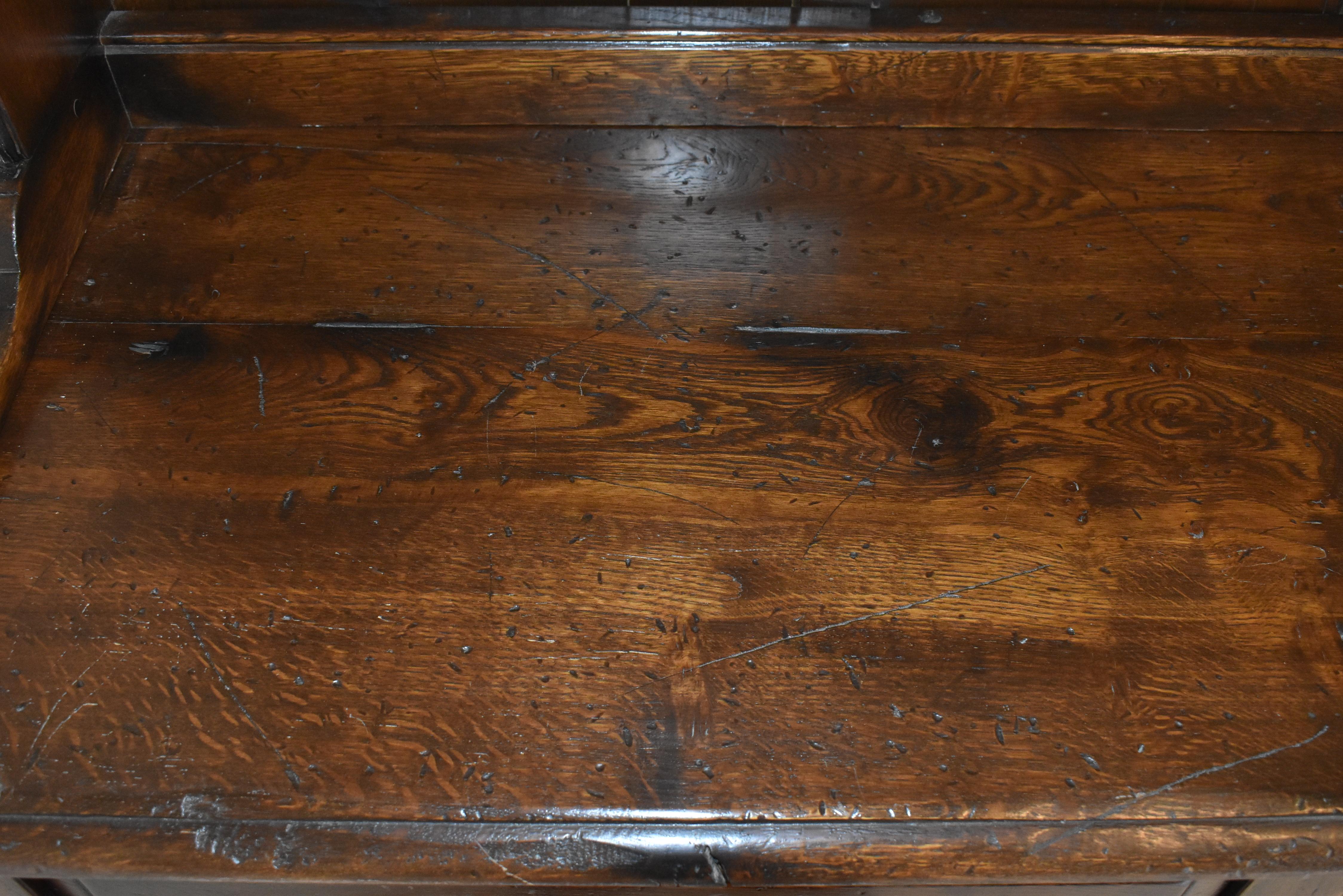 Rustic Long Oak Display Hutch with Drawers, circa 1900 For Sale 4