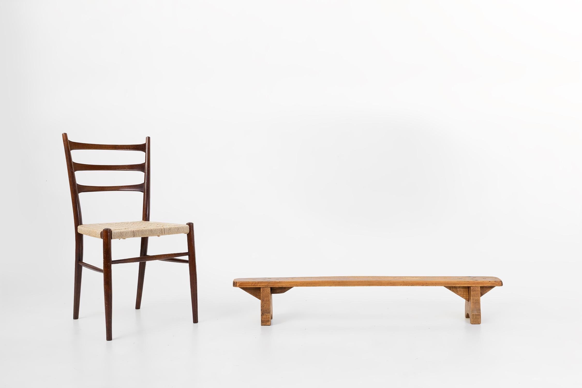 France / 1850 / banc / bois / rustique / milieu de siècle

Magnifique petit banc bas rustique fabriqué en bois massif en France vers 1850. Sur les pieds élégants et avec une belle patine sur le bois. u2028

Nous avons 3 bancs bas similaires dans