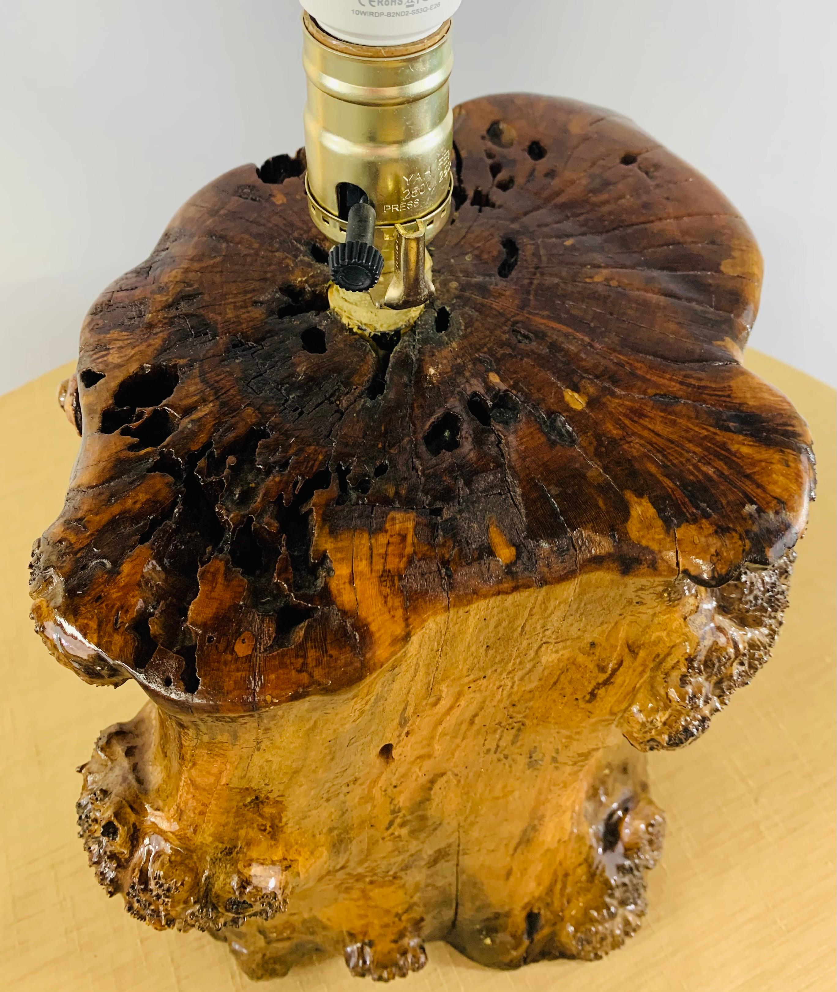 Américain Lampe de bureau rustique en bois d'érable en forme de bûches en vente