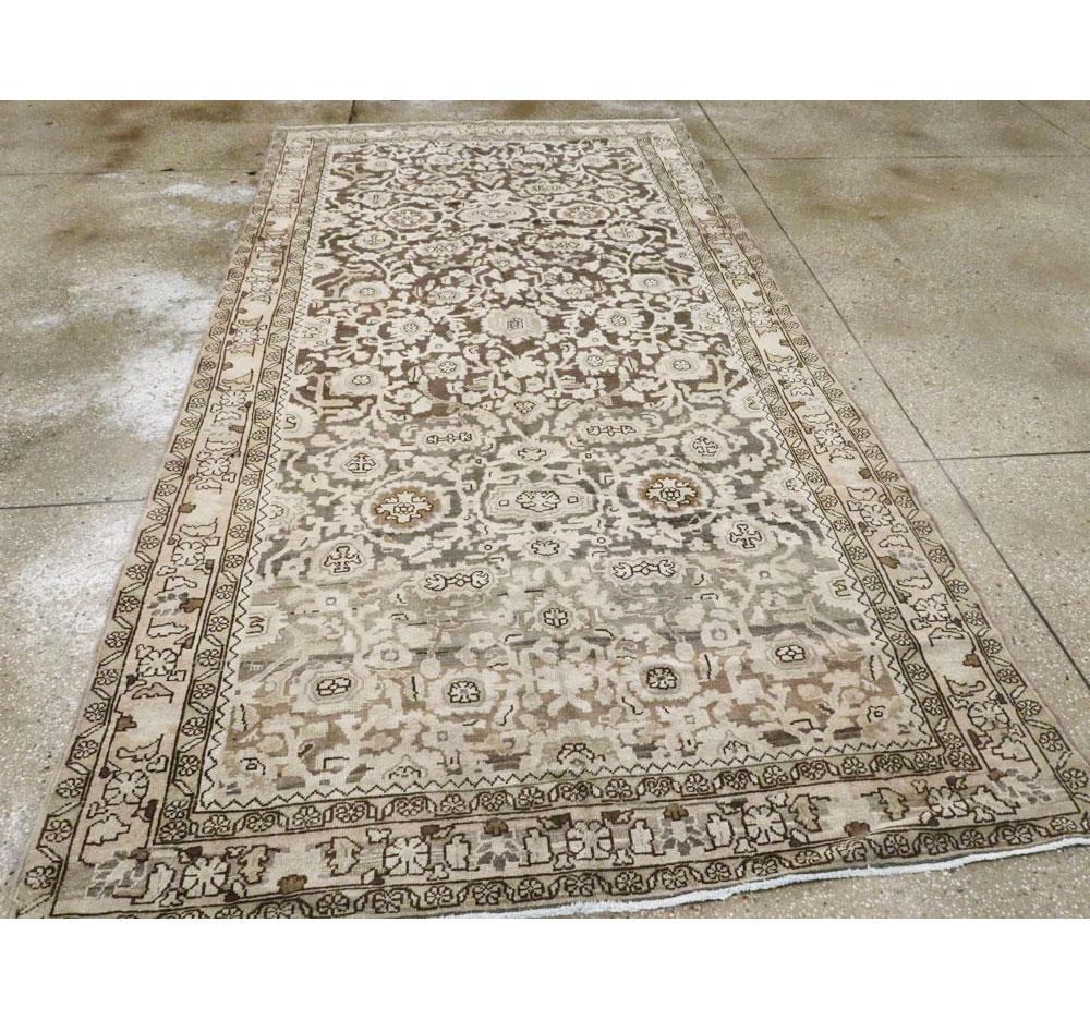 Rustic Mid-20th Century Handmade Persian Malayer Gallery Accent Rug In Good Condition For Sale In New York, NY