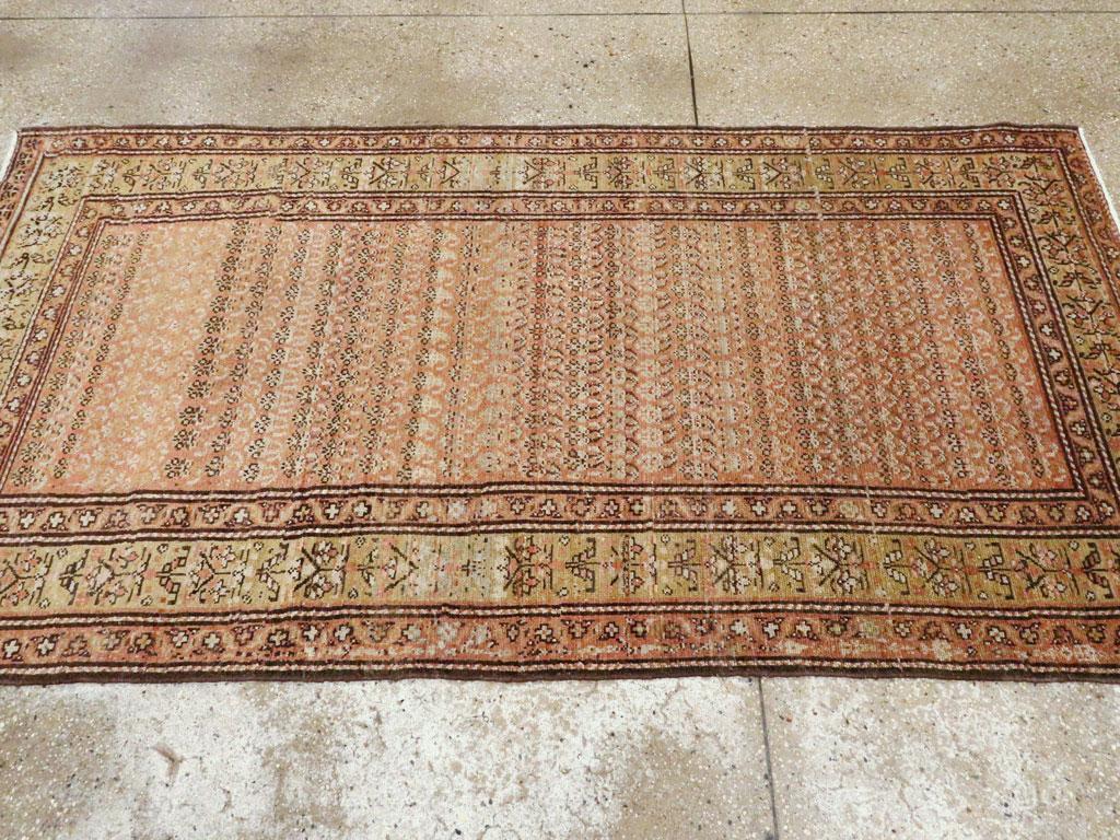 Persiano Tappeto rustico di metà XX secolo fatto a mano in stile persiano Malayer, piccolo accento in vendita