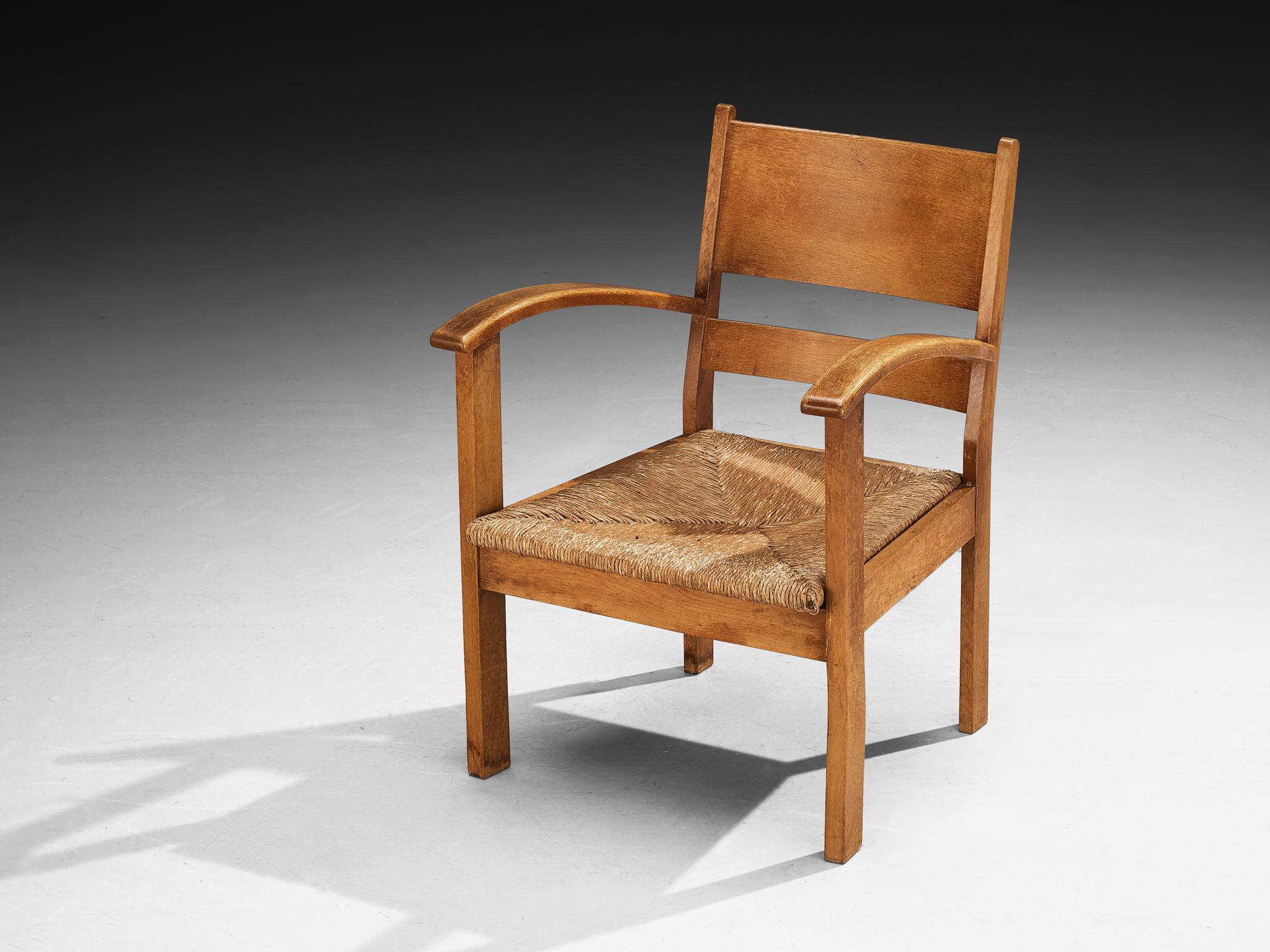 Rustikaler Mid-Century-Sessel aus Eiche und Stroh (Moderne der Mitte des Jahrhunderts) im Angebot