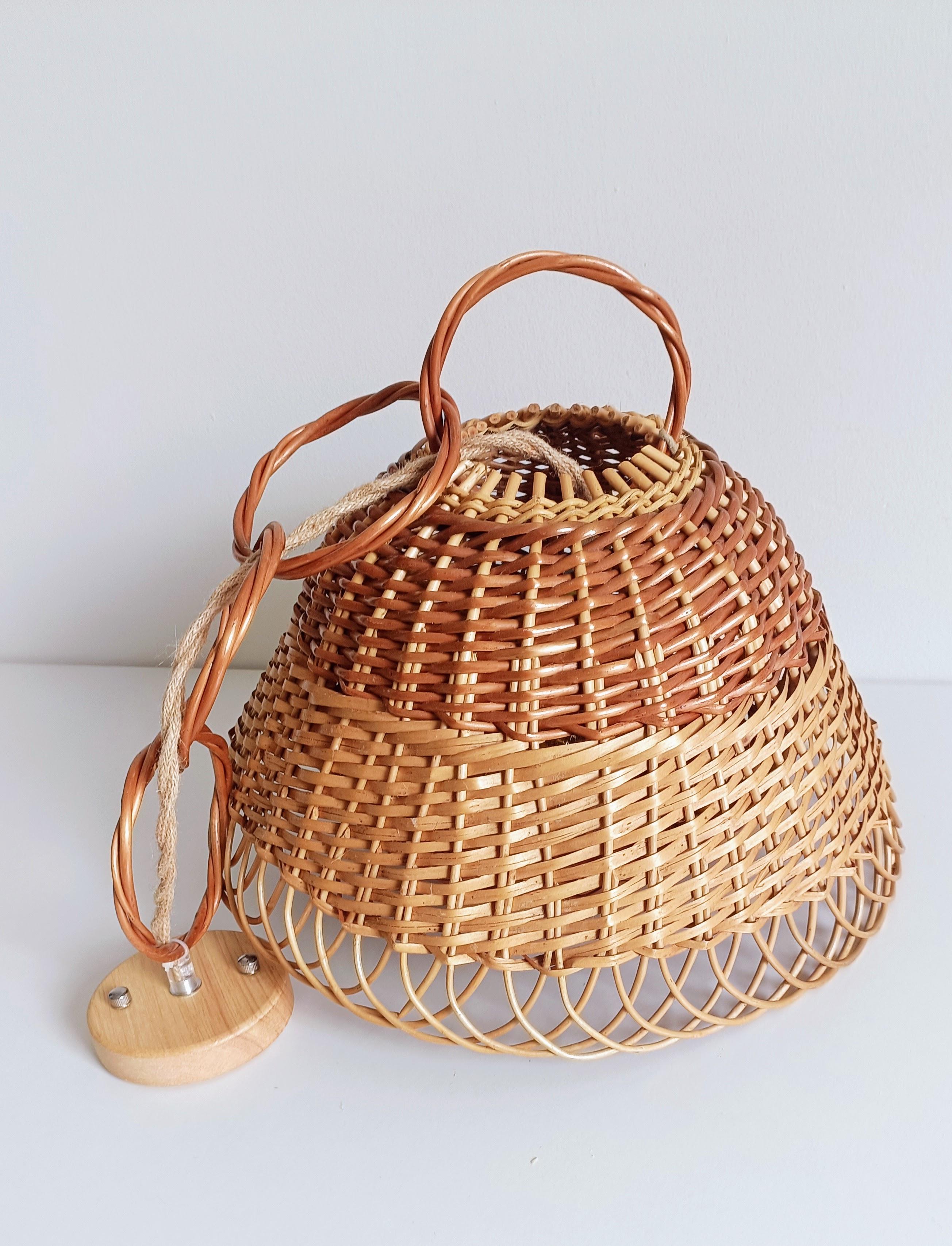 Rustikale Pendelleuchte aus Weidengeflecht, handgeflochten in Spanien, ca. 1960er Jahre im Angebot 8
