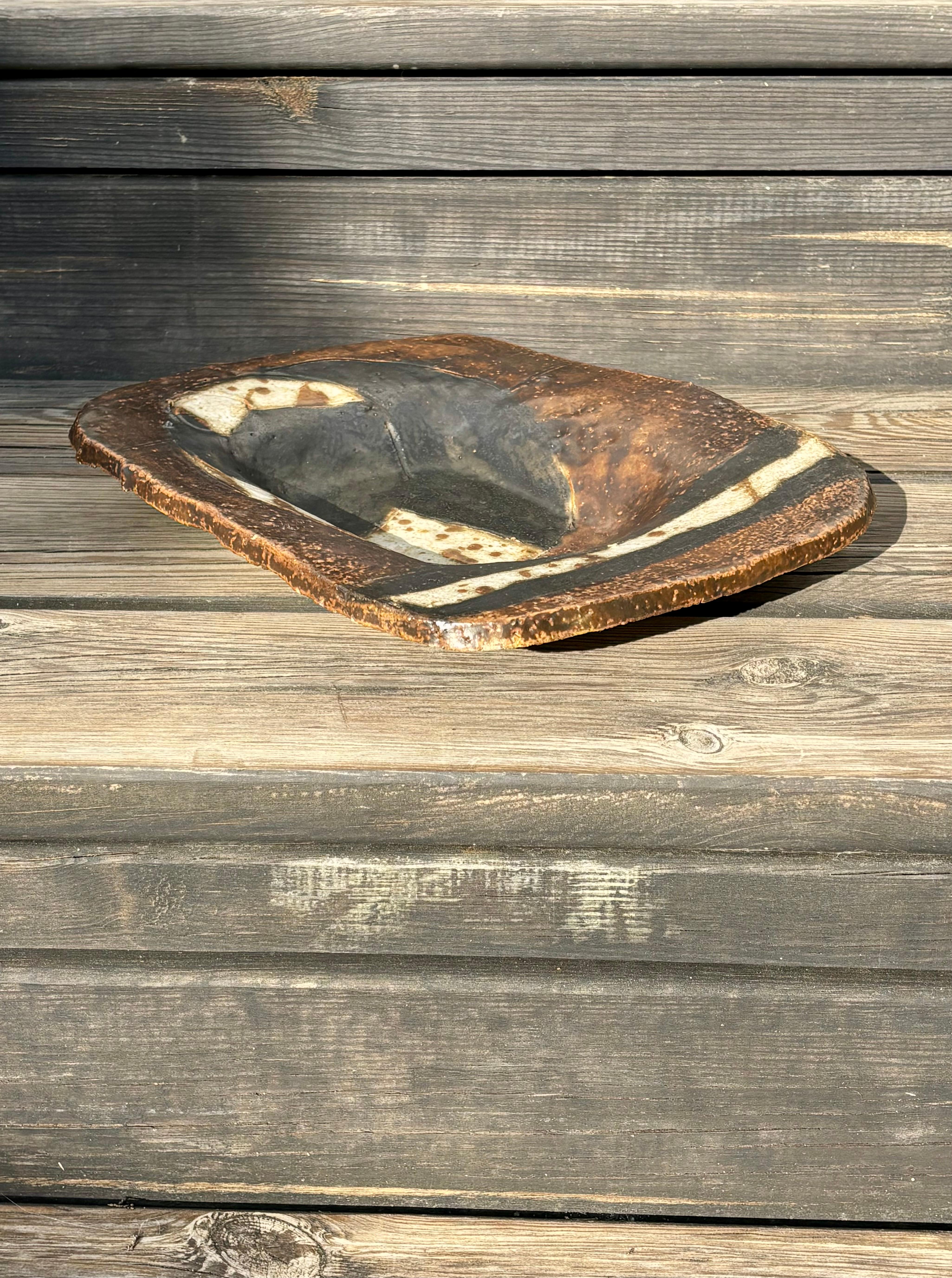 Rustic Midcentury Ceramic Art Plate, 1979 For Sale 1