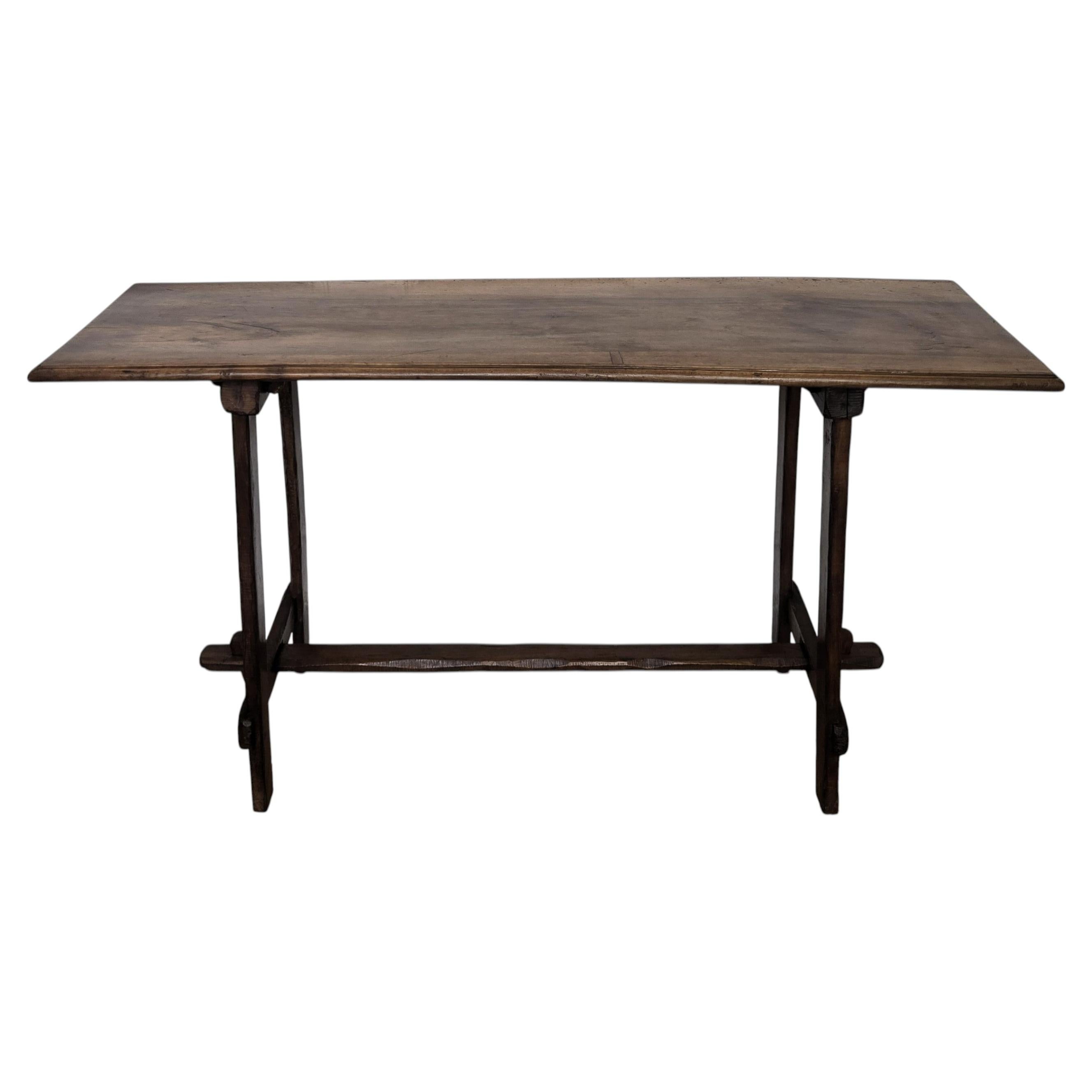 What is the difference between a credenza and a console?