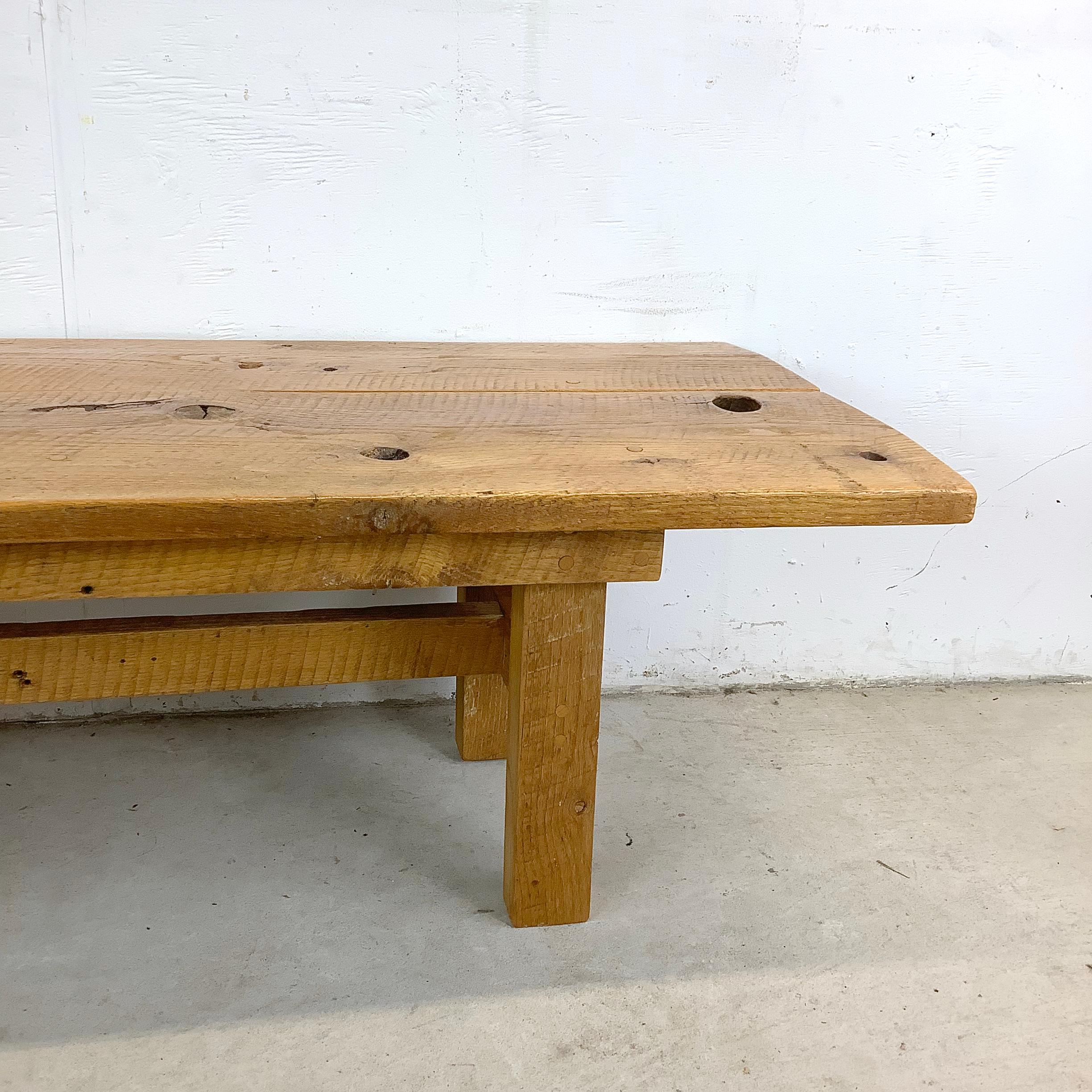 Table basse moderne rustique à plateau en planches en vente 2