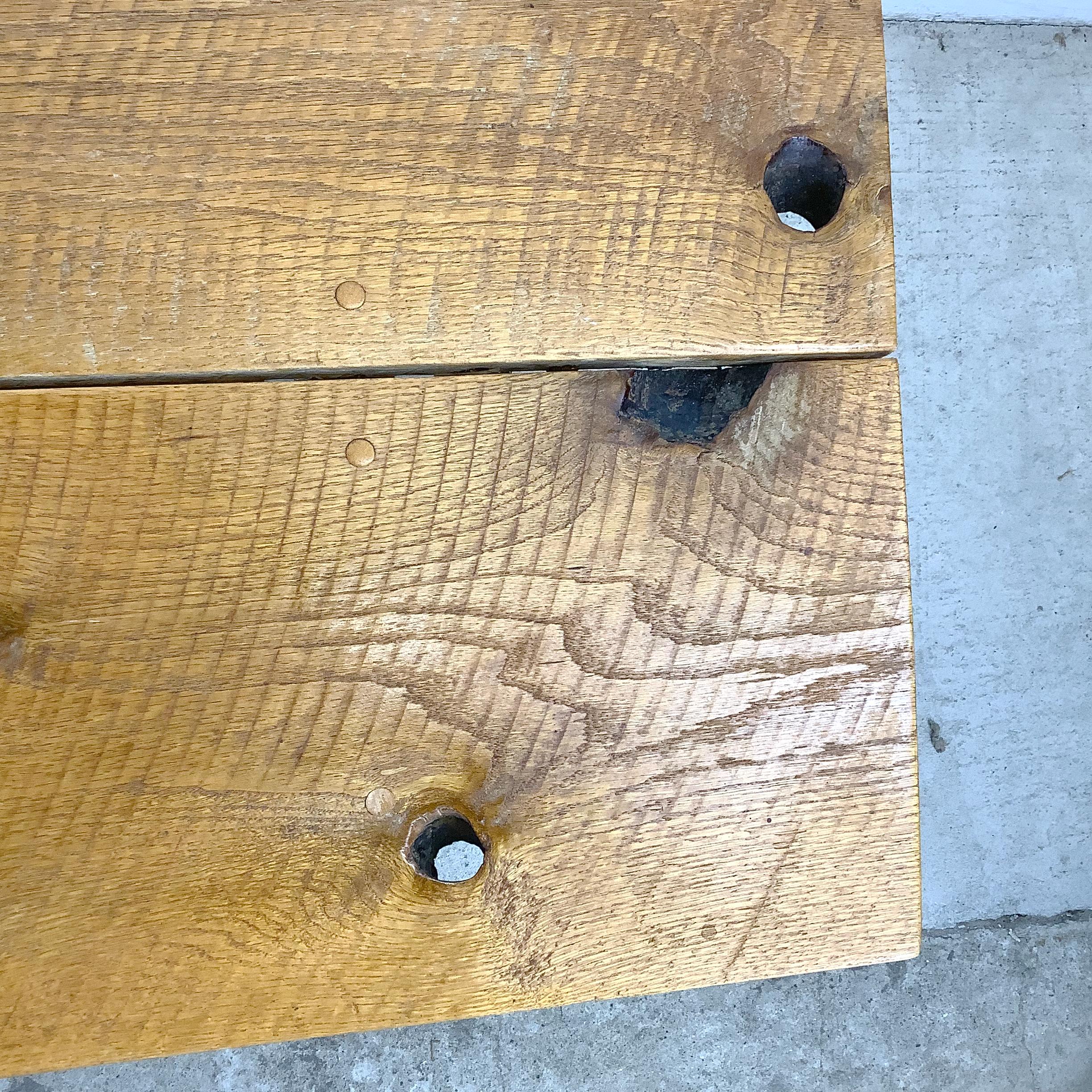 Table basse moderne rustique à plateau en planches en vente 9