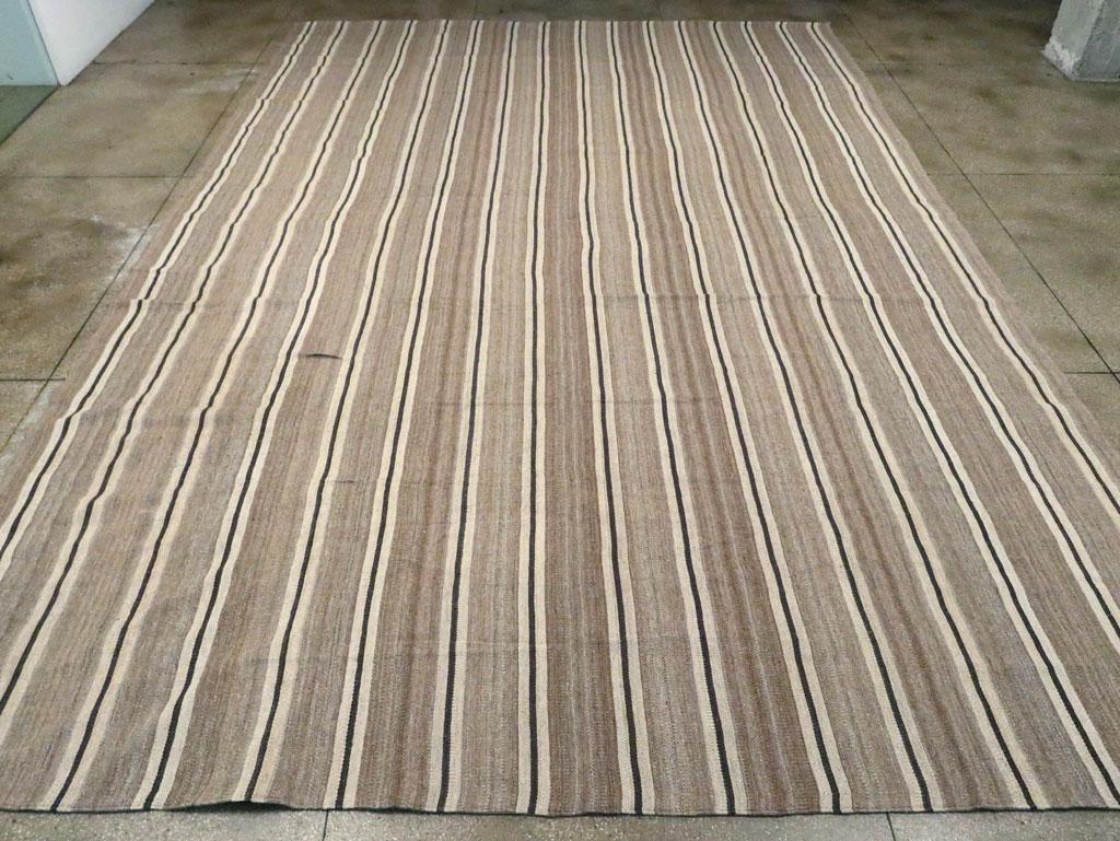 Rustic Modern Turkish Handmade Flatweave Kilim Oversize Carpet In New Condition For Sale In New York, NY