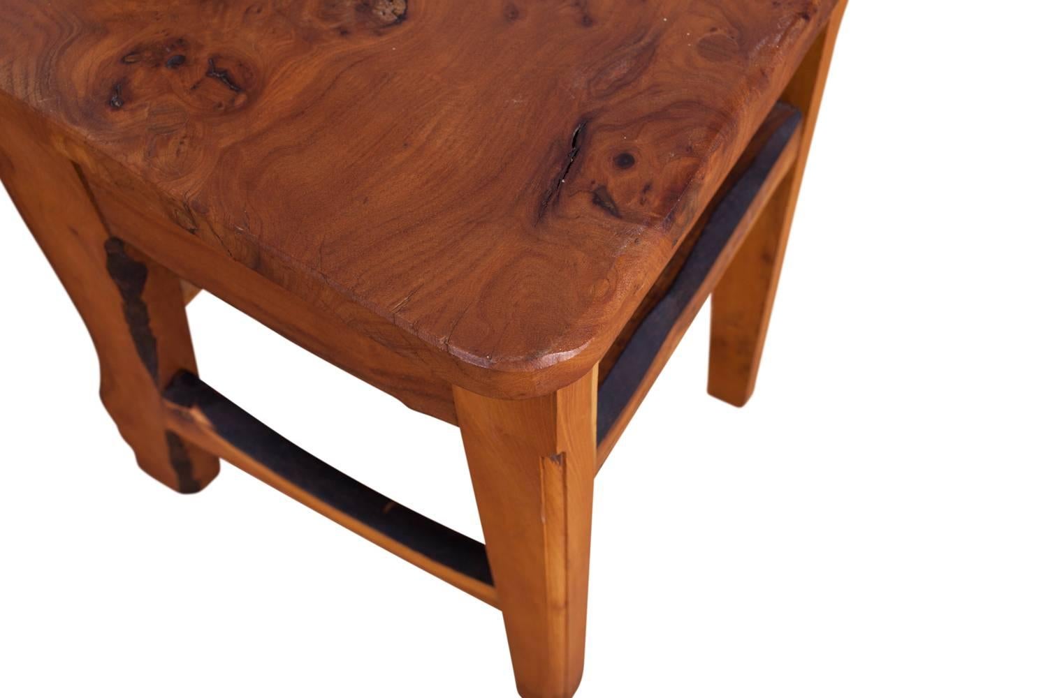Rustikaler moderner Wabi Sabi Esstisch und Stühle im Stil von Nakashima im Angebot 10