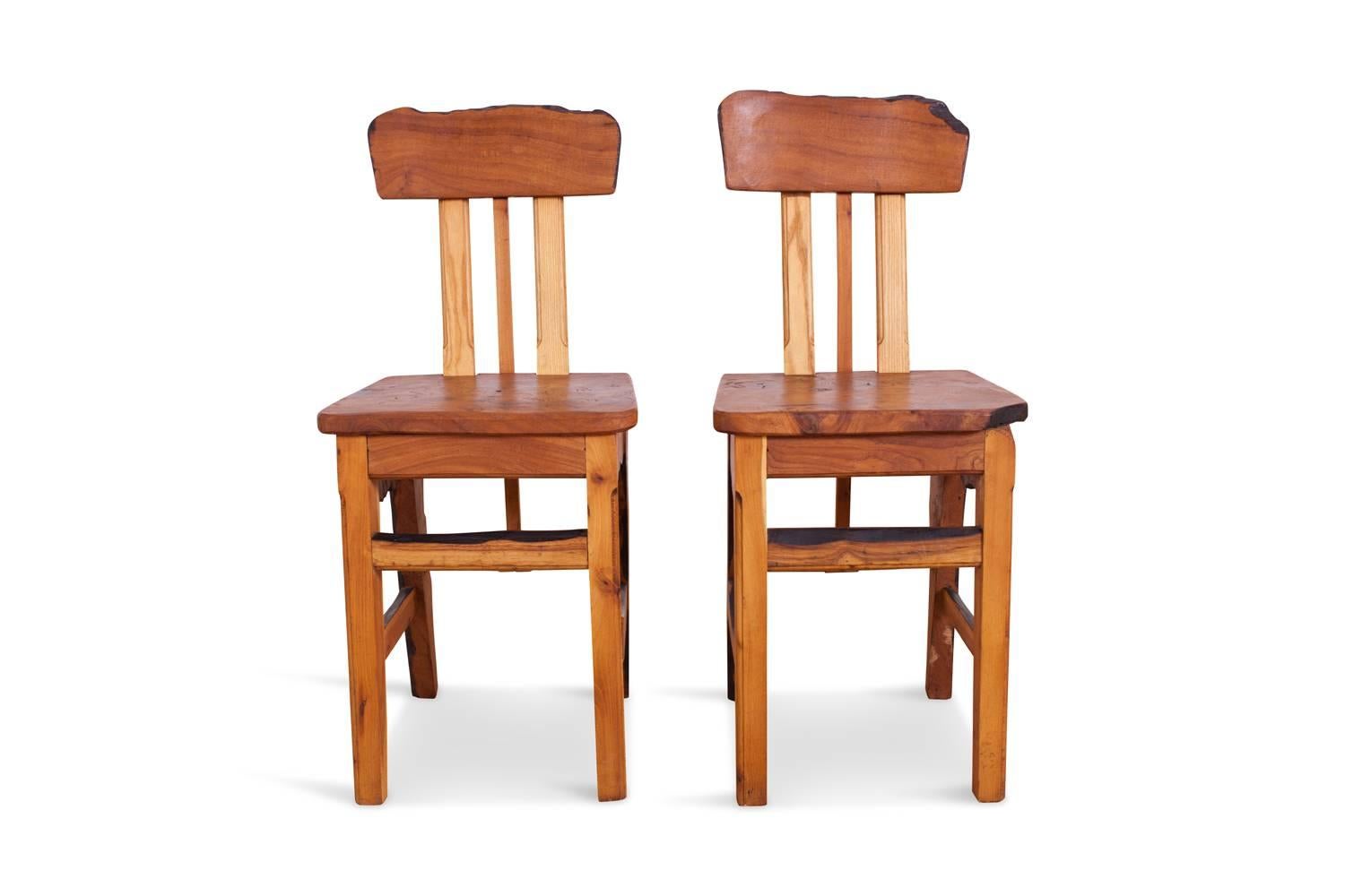 Rustikaler moderner Wabi Sabi Esstisch und Stühle im Stil von Nakashima im Angebot 11