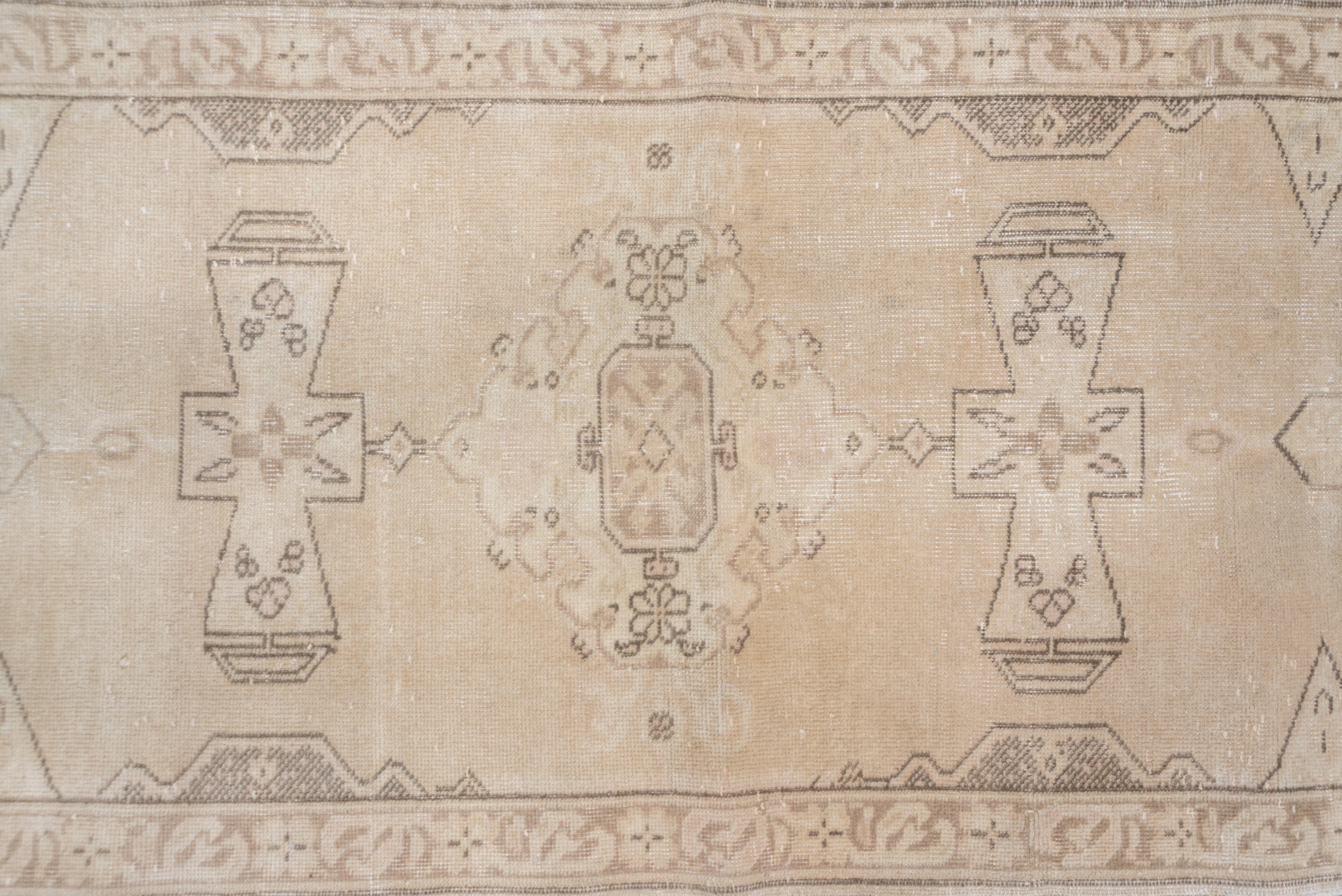 Rustic Neutral Turkish Oushak Runner, circa 1930s In Good Condition For Sale In New York, NY