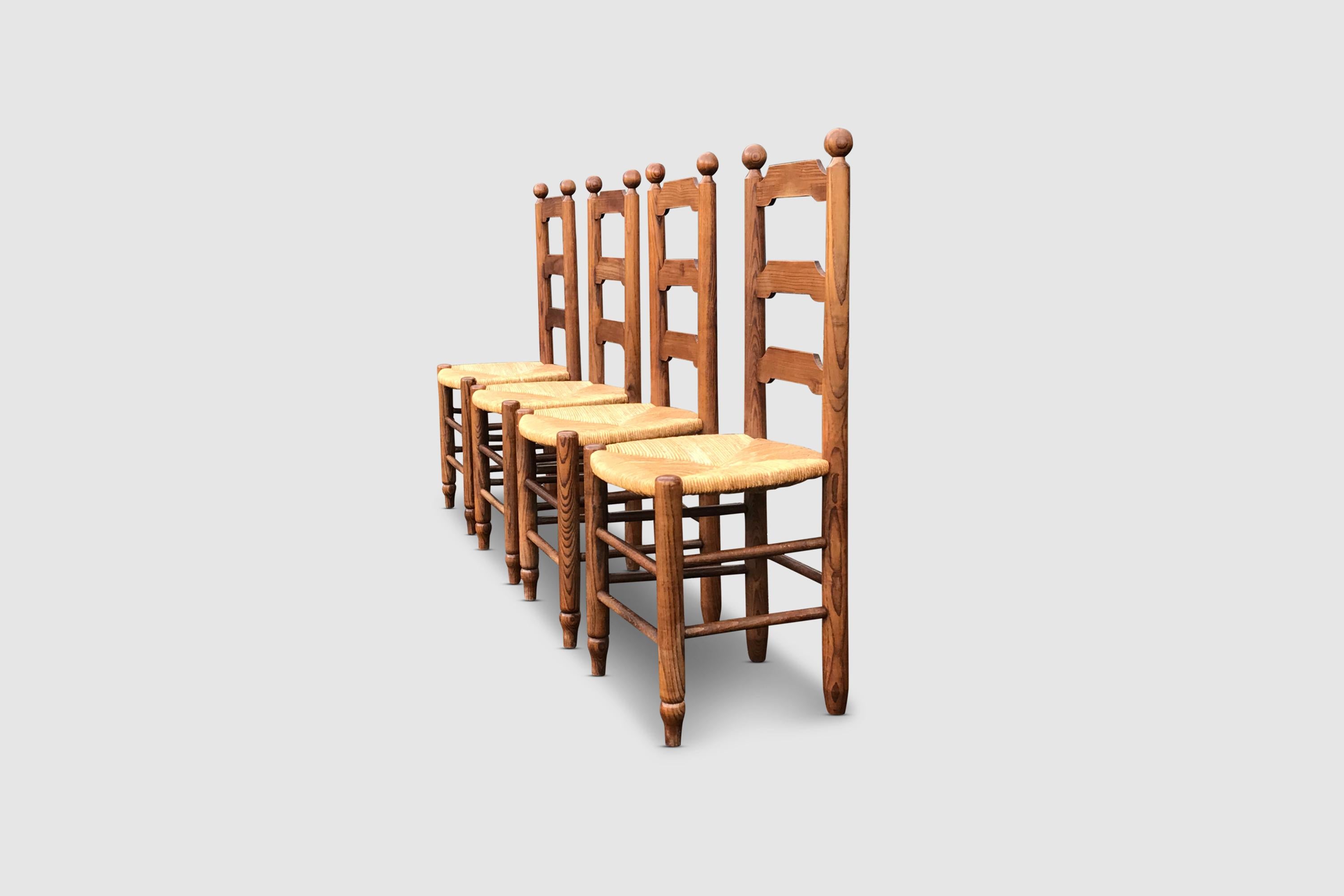 Rustic oak and wicker dining chair Georges Robert France 1960s, set of 4 In Good Condition For Sale In Stavenisse, NL