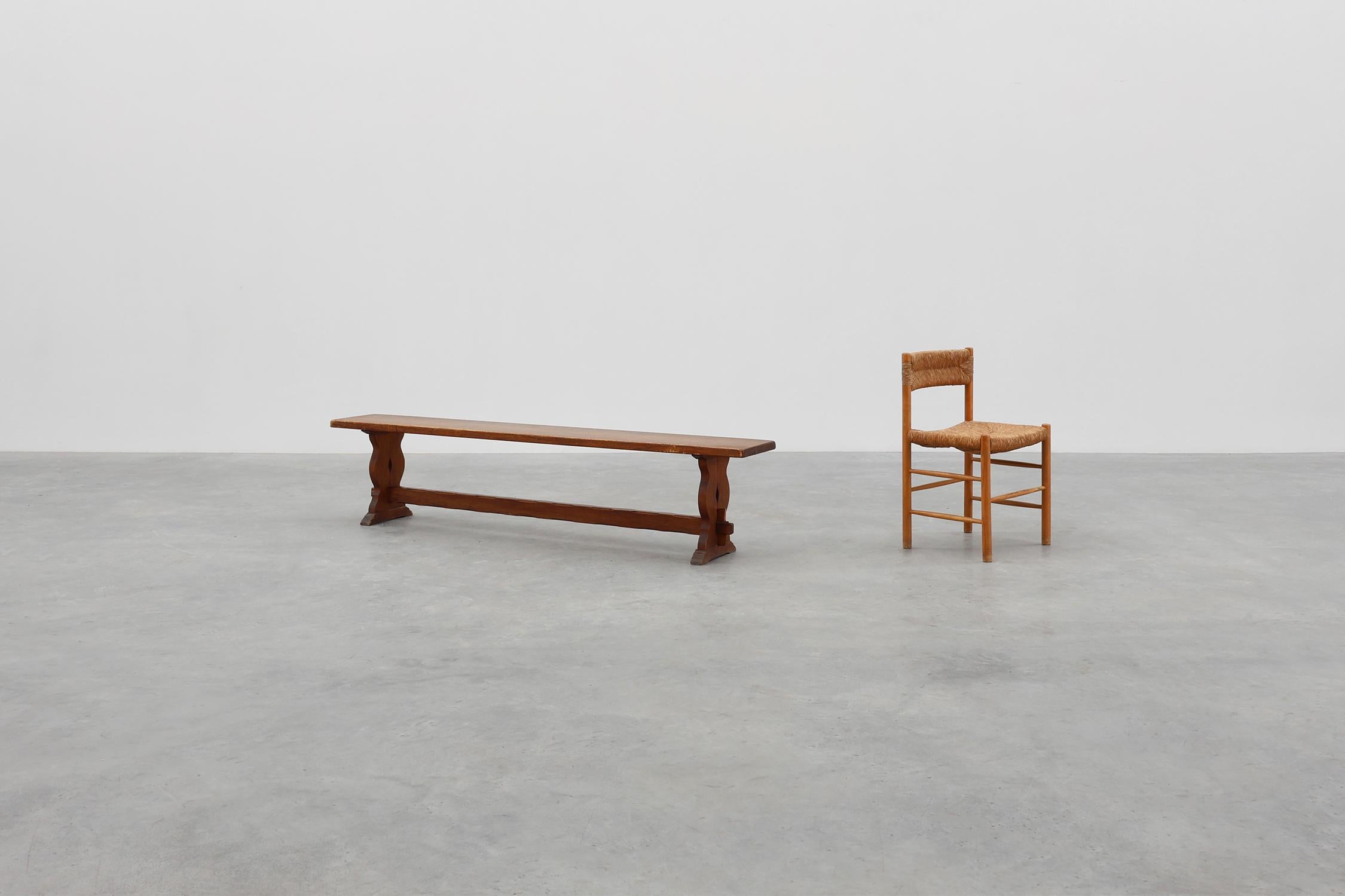 Francia / 1900 / panca / quercia / rustico / provinciale francese 

Una panca rustica con una patina molto bella in legno di quercia, realizzata intorno al 1900 in Francia. Con due gambe robuste e una barella intagliata per garantire stabilità e