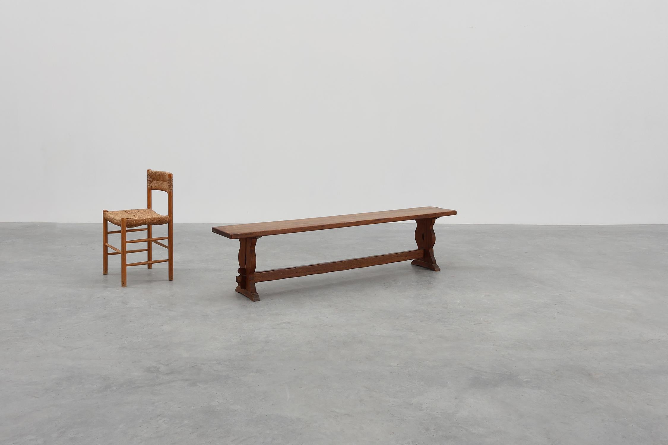 Francia / 1900 / panca / quercia / rustico / provinciale francese 

Una panca rustica con una patina molto bella in legno di quercia, realizzata intorno al 1900 in Francia. Con due gambe robuste e una barella intagliata per garantire stabilità e