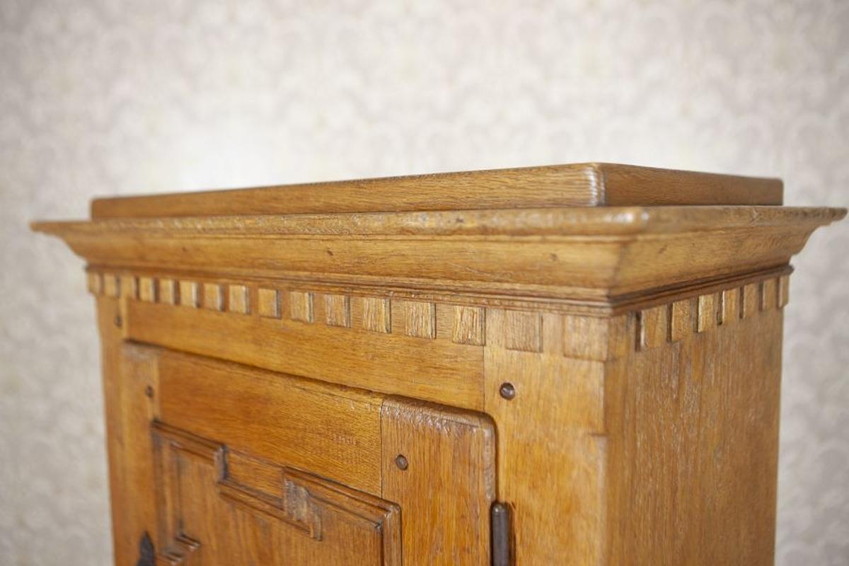 Rustic Oak Cabinet From the Late 19th Century in Light Brown For Sale 3