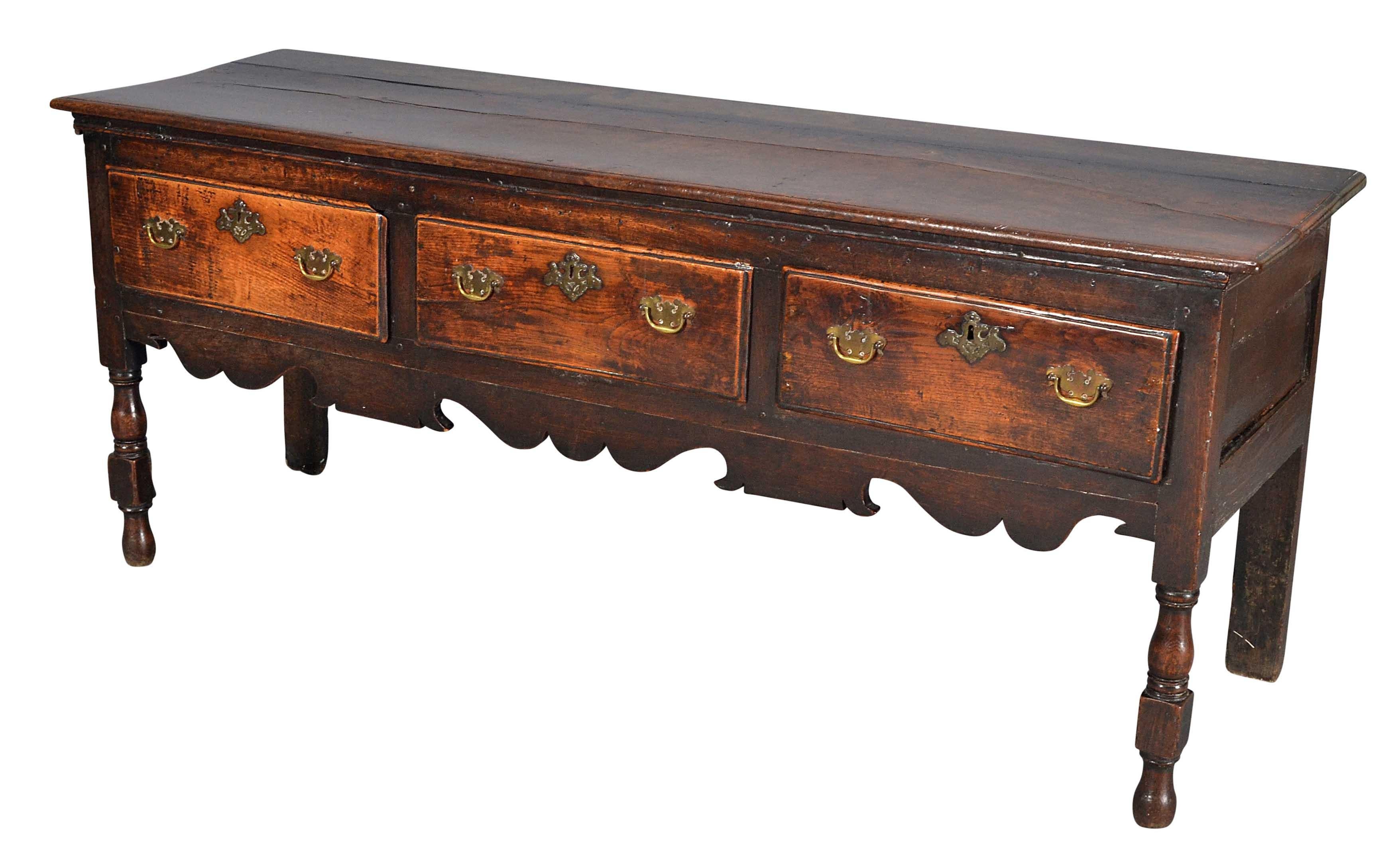 Country Comò rustico in Oak su gambe tornite in vendita