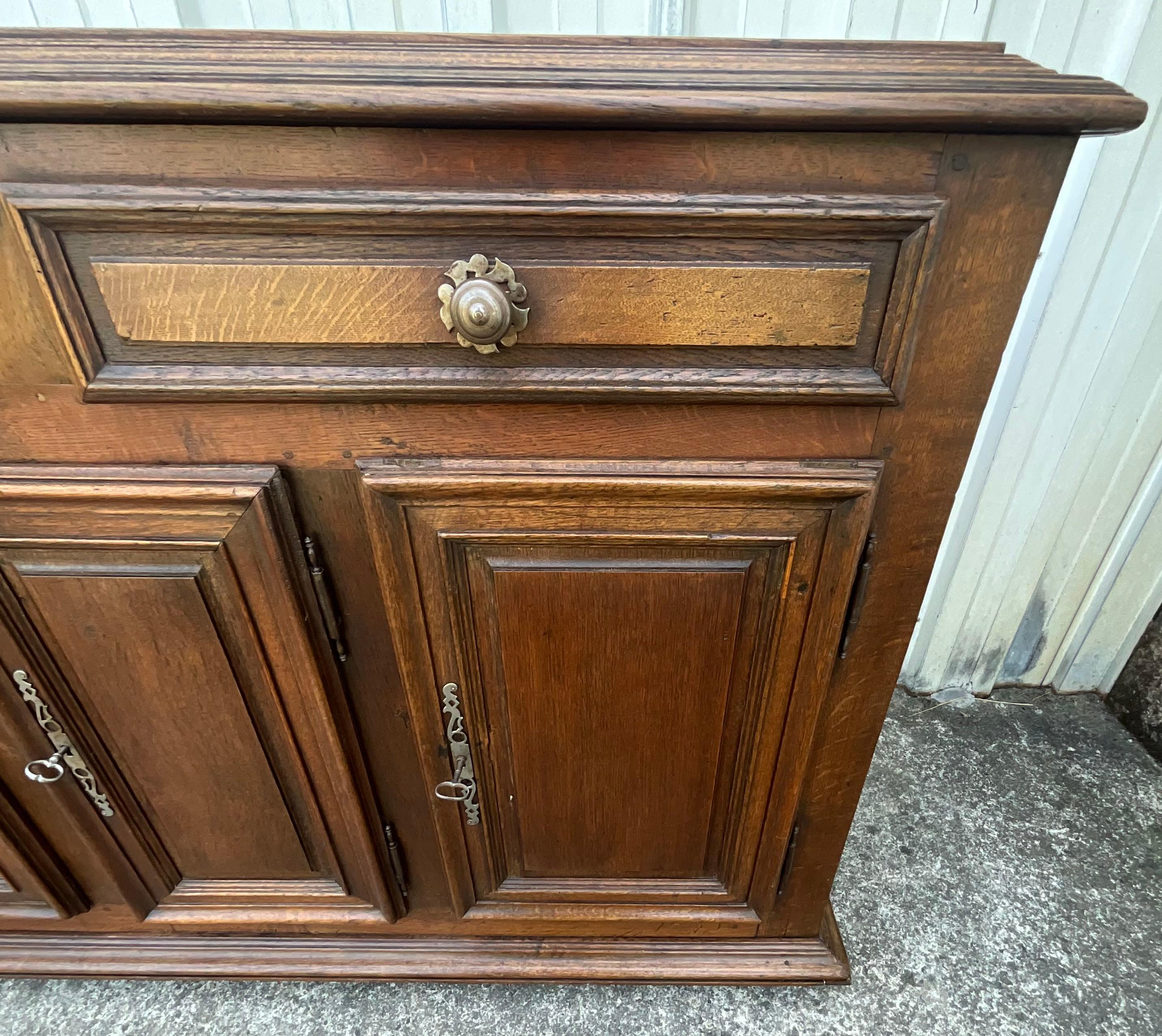 Rustic Oak Sideboard – 18th Century For Sale 4