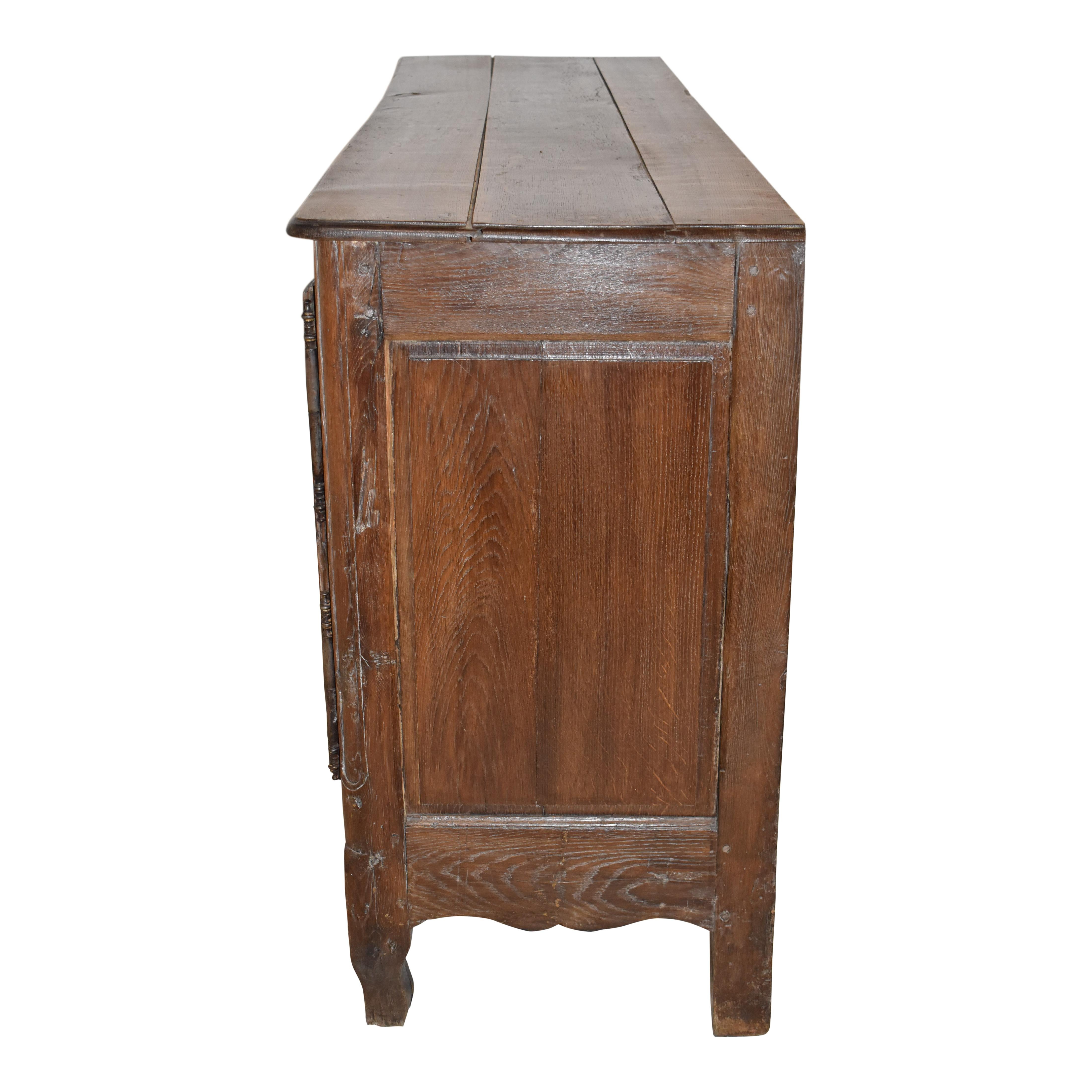 Rustic Oak Sideboard with Two Doors and Four Drawers, circa 1880 In Good Condition For Sale In Evergreen, CO