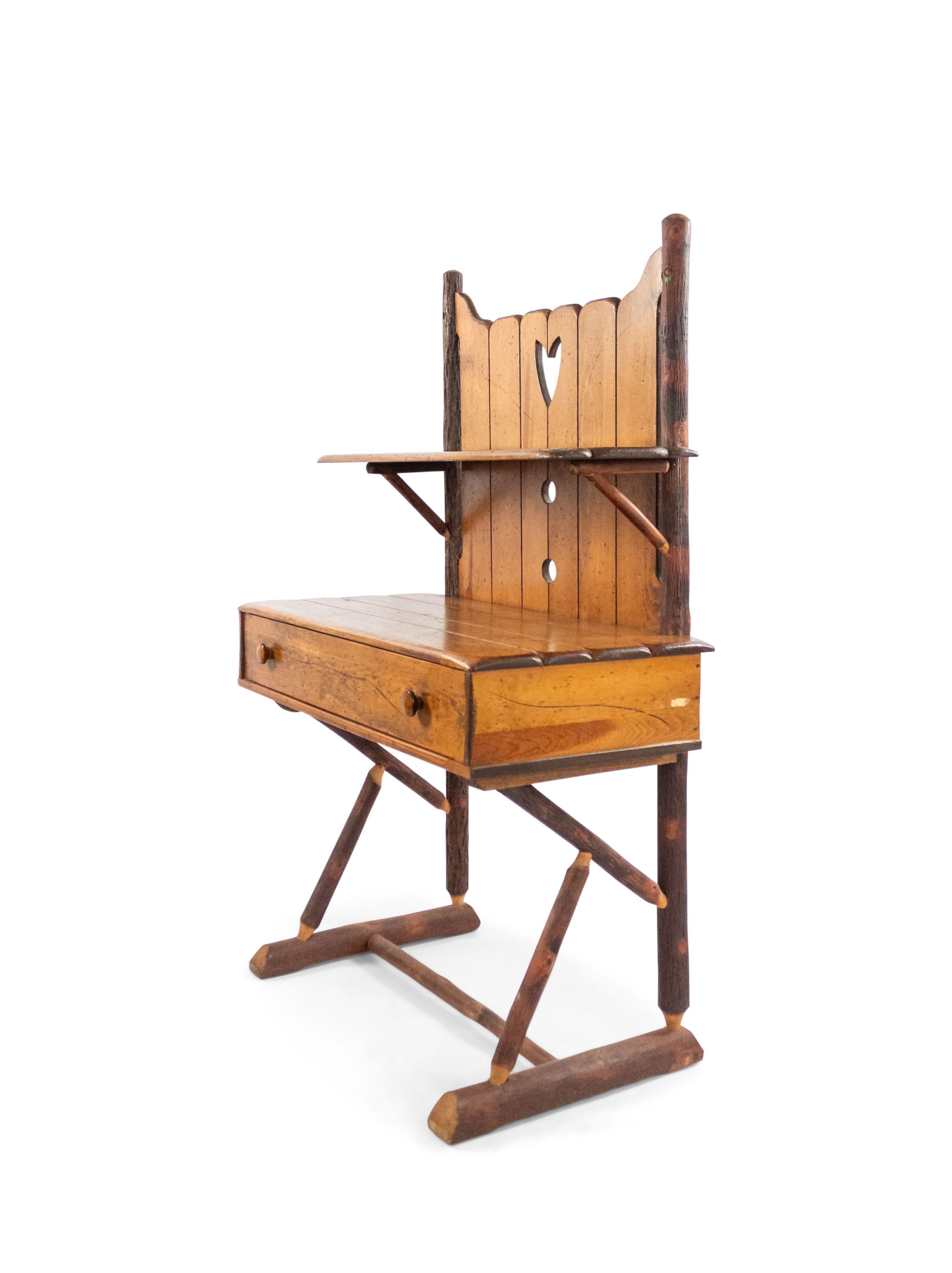 Rustikale alte Hickory-Hutch im Angebot 2