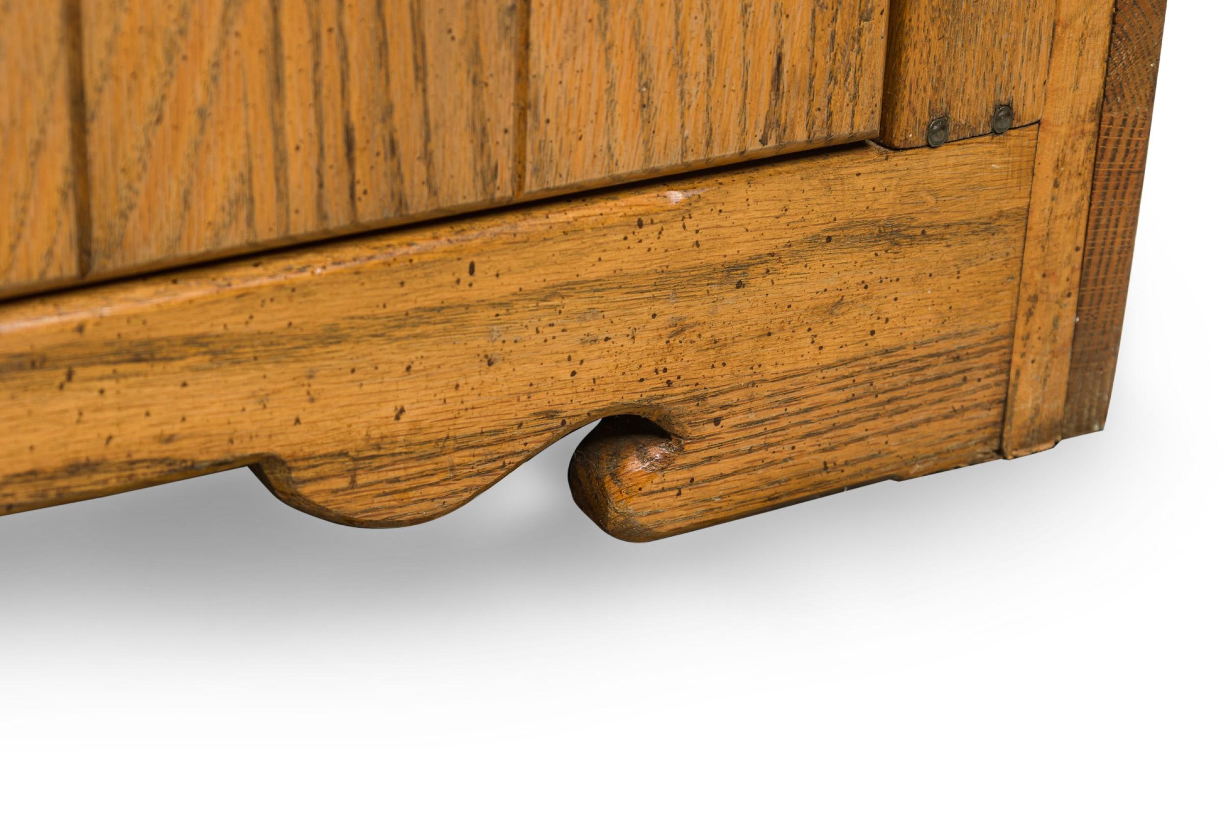 Rustic Old Hickory Wood and Tan Leather Settee in vendita 3