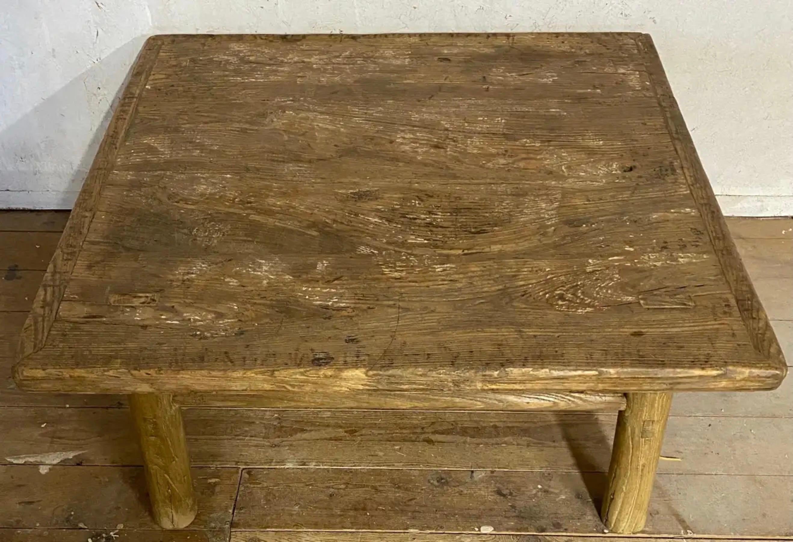 Fait main Table basse rustique en bois d'orme organique en vente